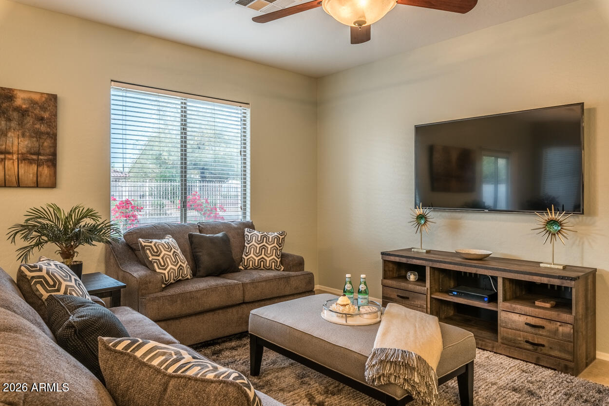 1546 E AZALEA Drive