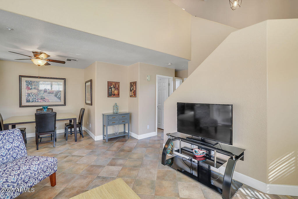 1633 E LAKESIDE Drive 139