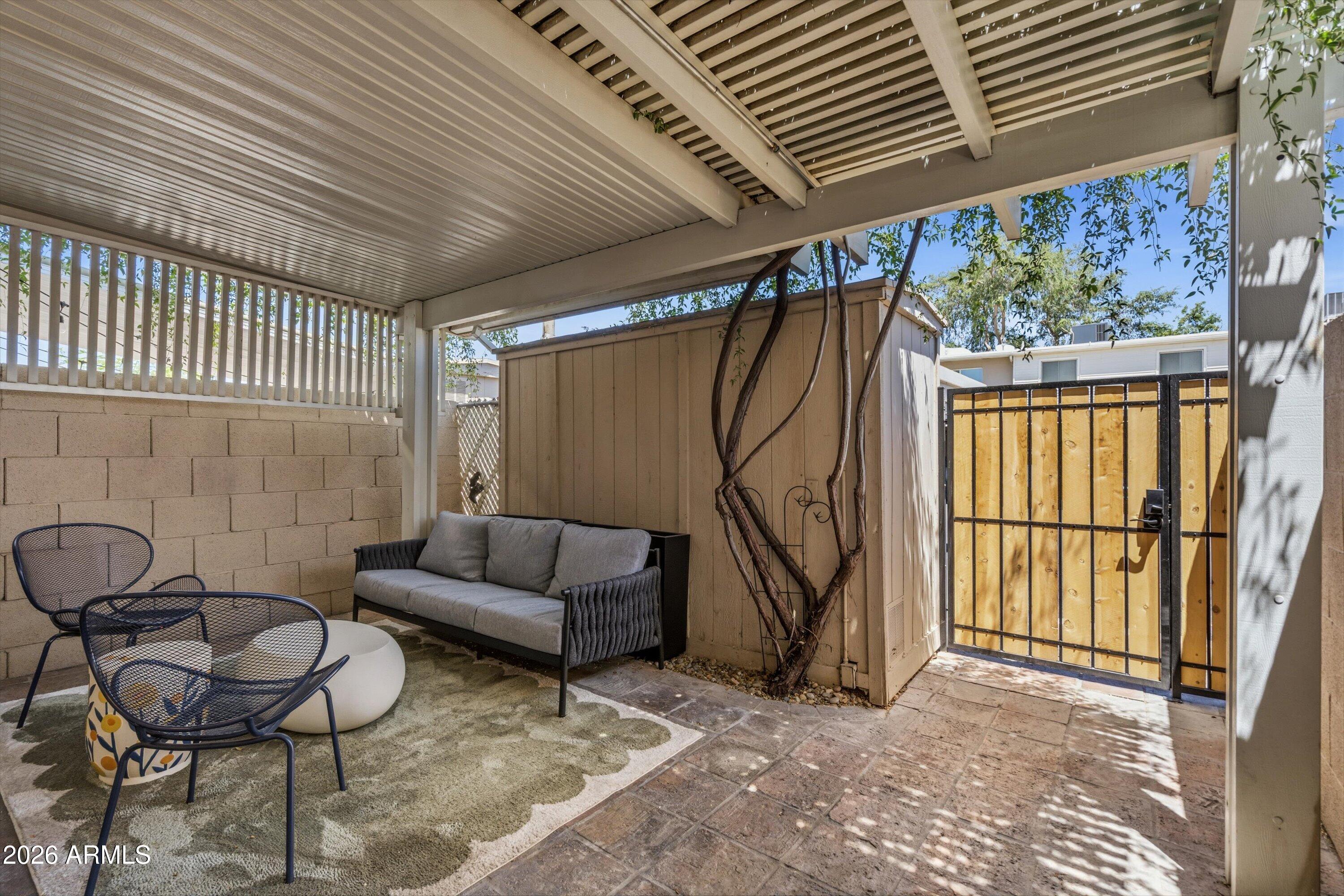 CASA GRANADA TOWNHOUSES - Residential