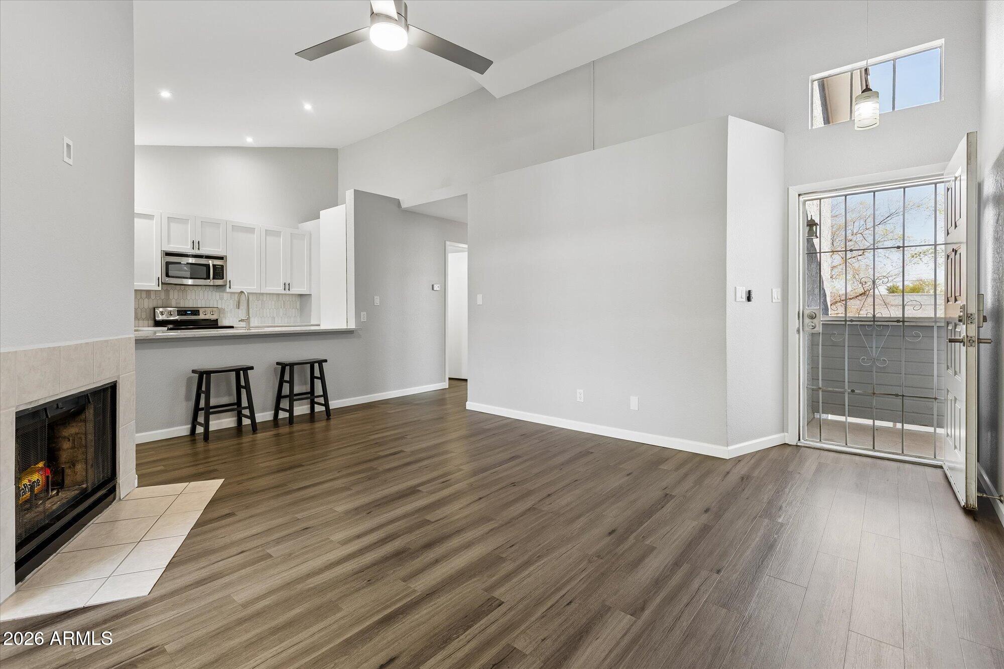 2910 W MARCONI Avenue 220