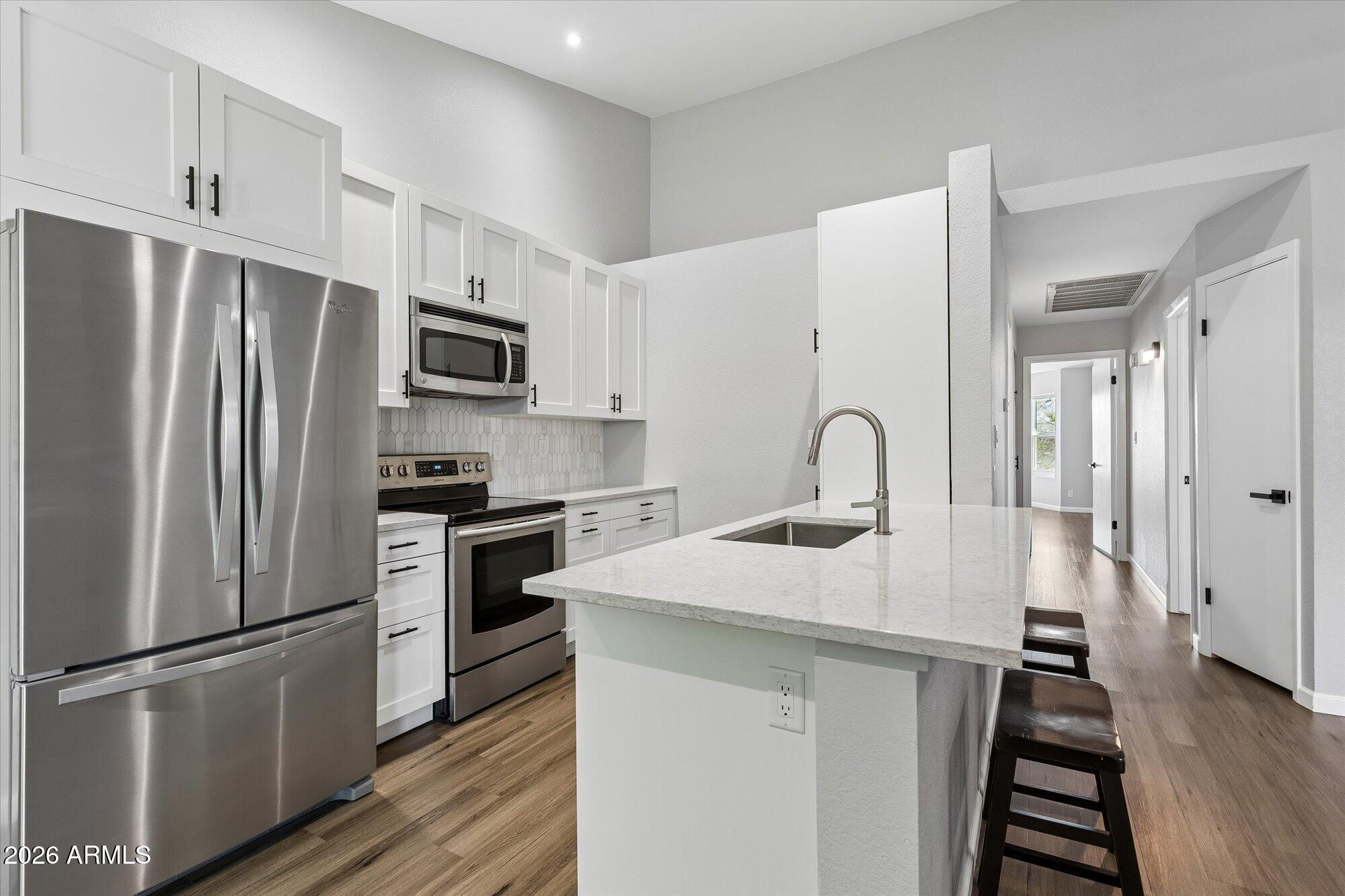 2910 W MARCONI Avenue 220