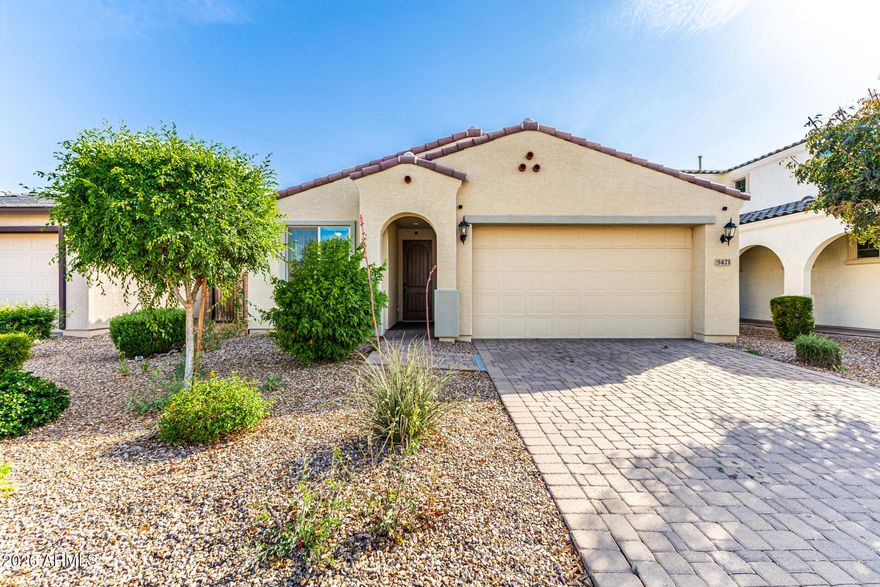 You are going to want to live in this beautiful Tierra Montana neighborhood. This single level 5 bedroom 3 bathroom home, was built in 2020 with all the latest and greatest updated energy efficient systems. Plenty of room to get comfortable and lots of rooms to share. This split floor plan works well with older kids and or in-laws. Brand new carpet throughout and freshly painted. Central vac system and gas cooktop for the Chefs of the family.