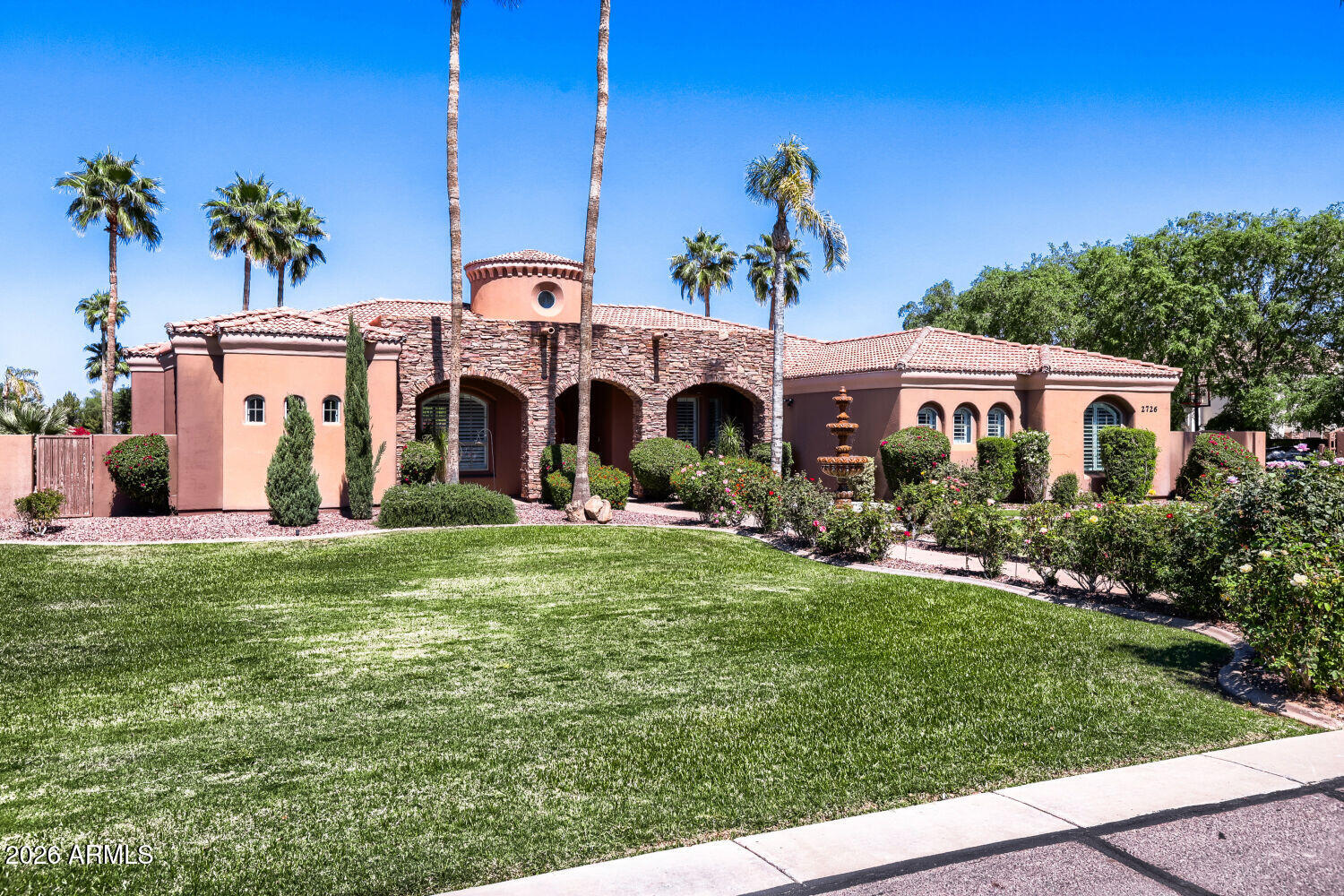 2726 E VIA DEL ARBOLES Street