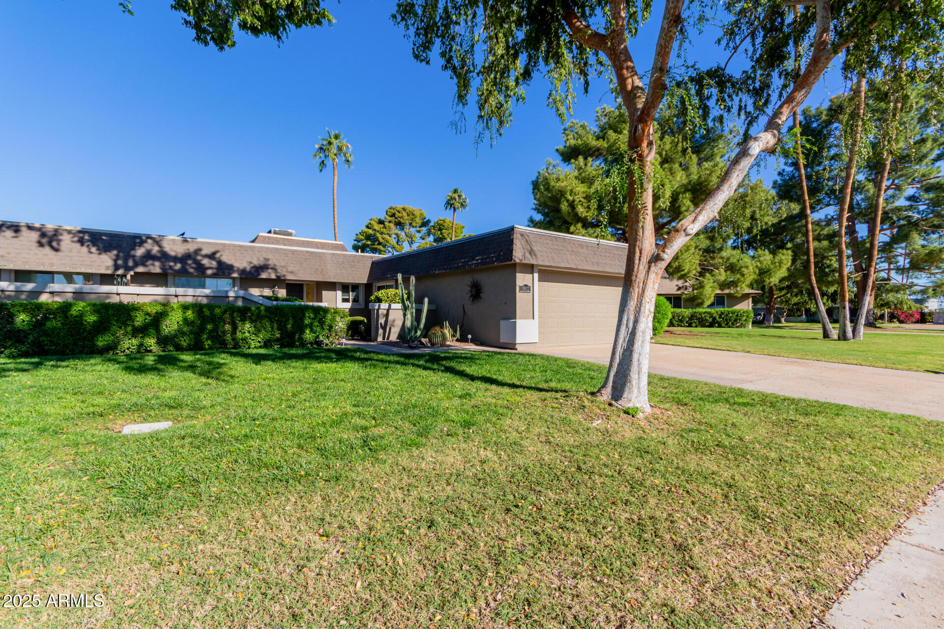 10012 W BOLIVAR Drive