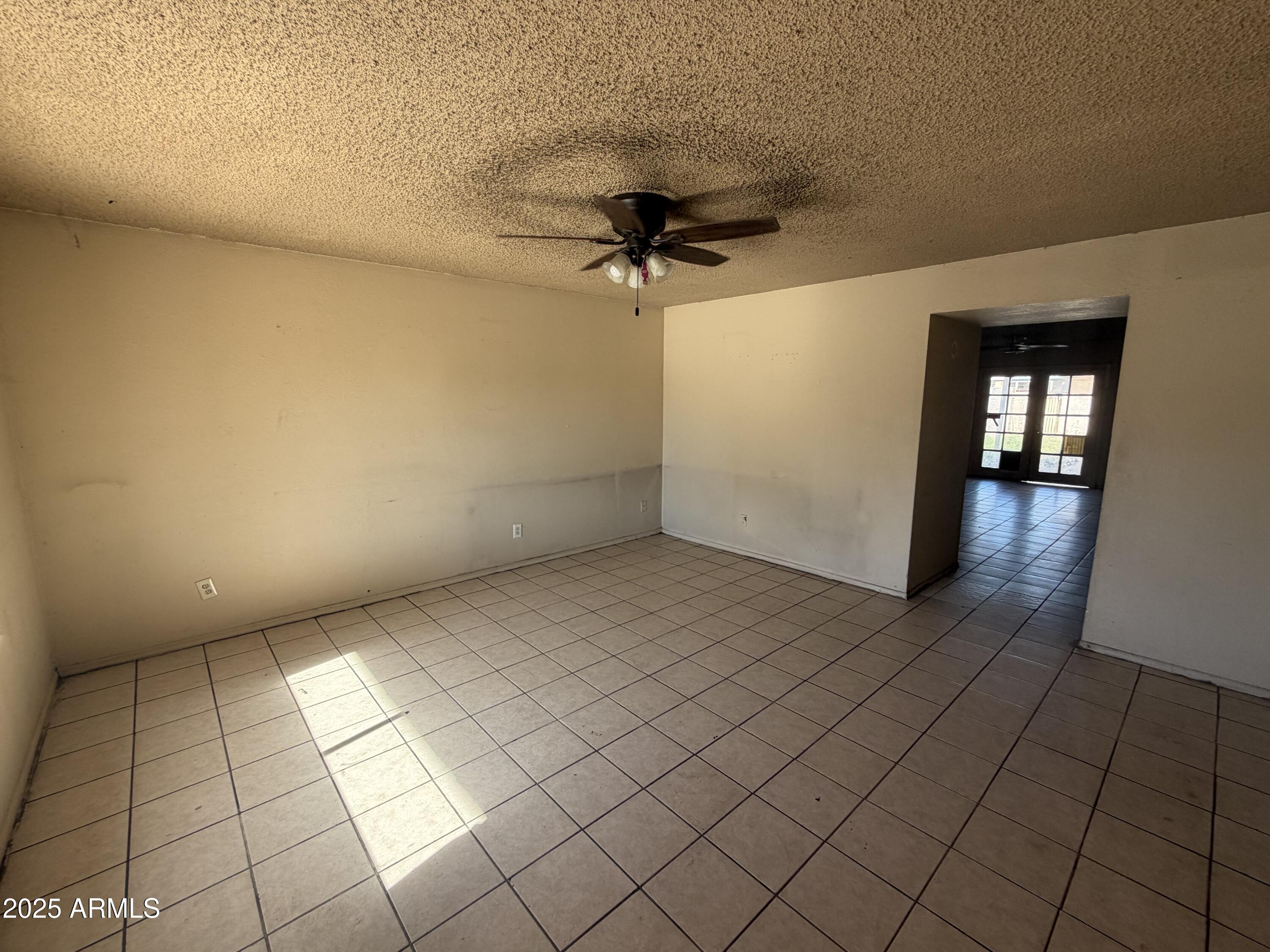 4112 W PASADENA Avenue