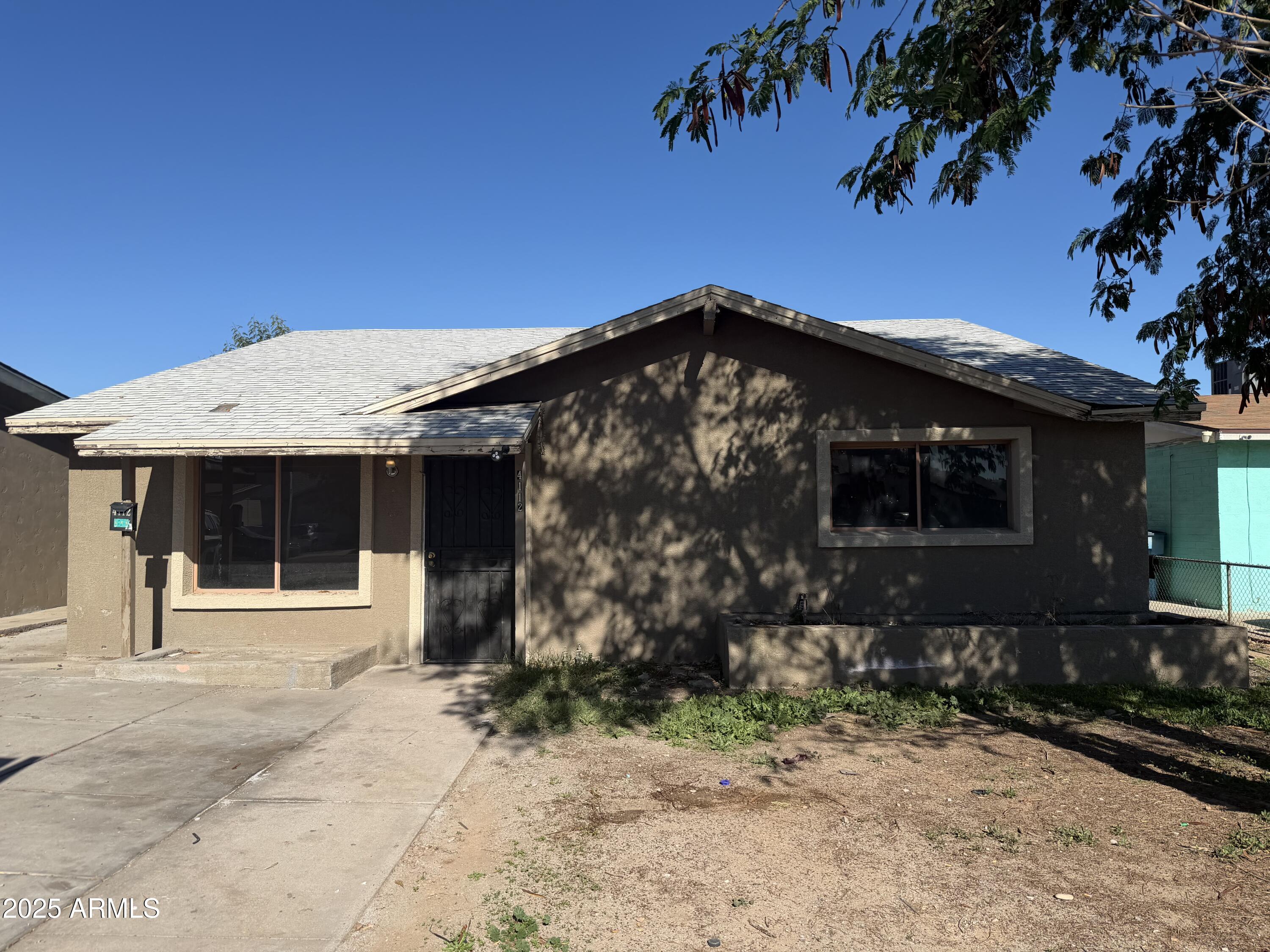 4112 W PASADENA Avenue