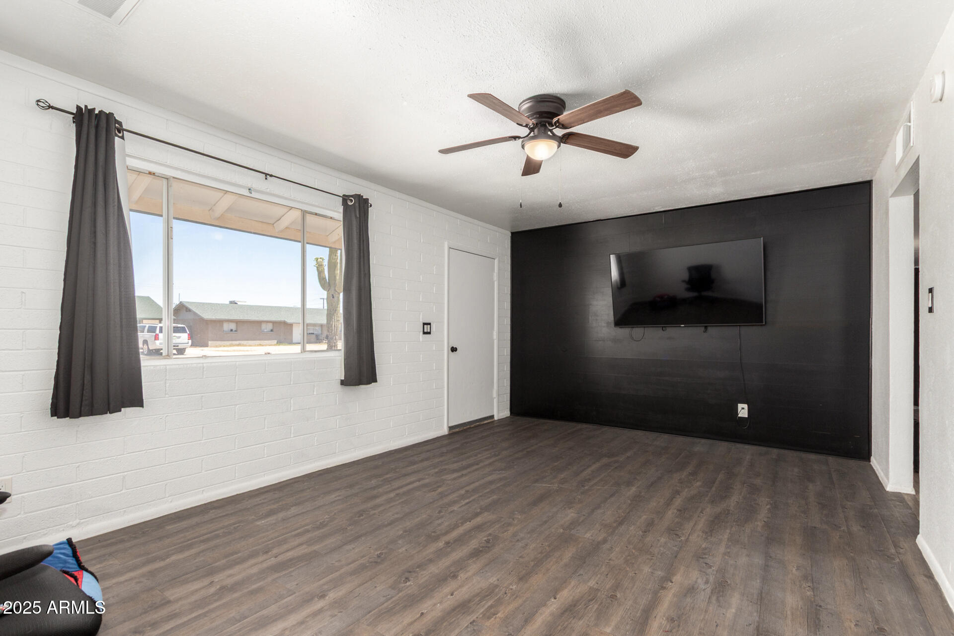 1313 W ROSE Place