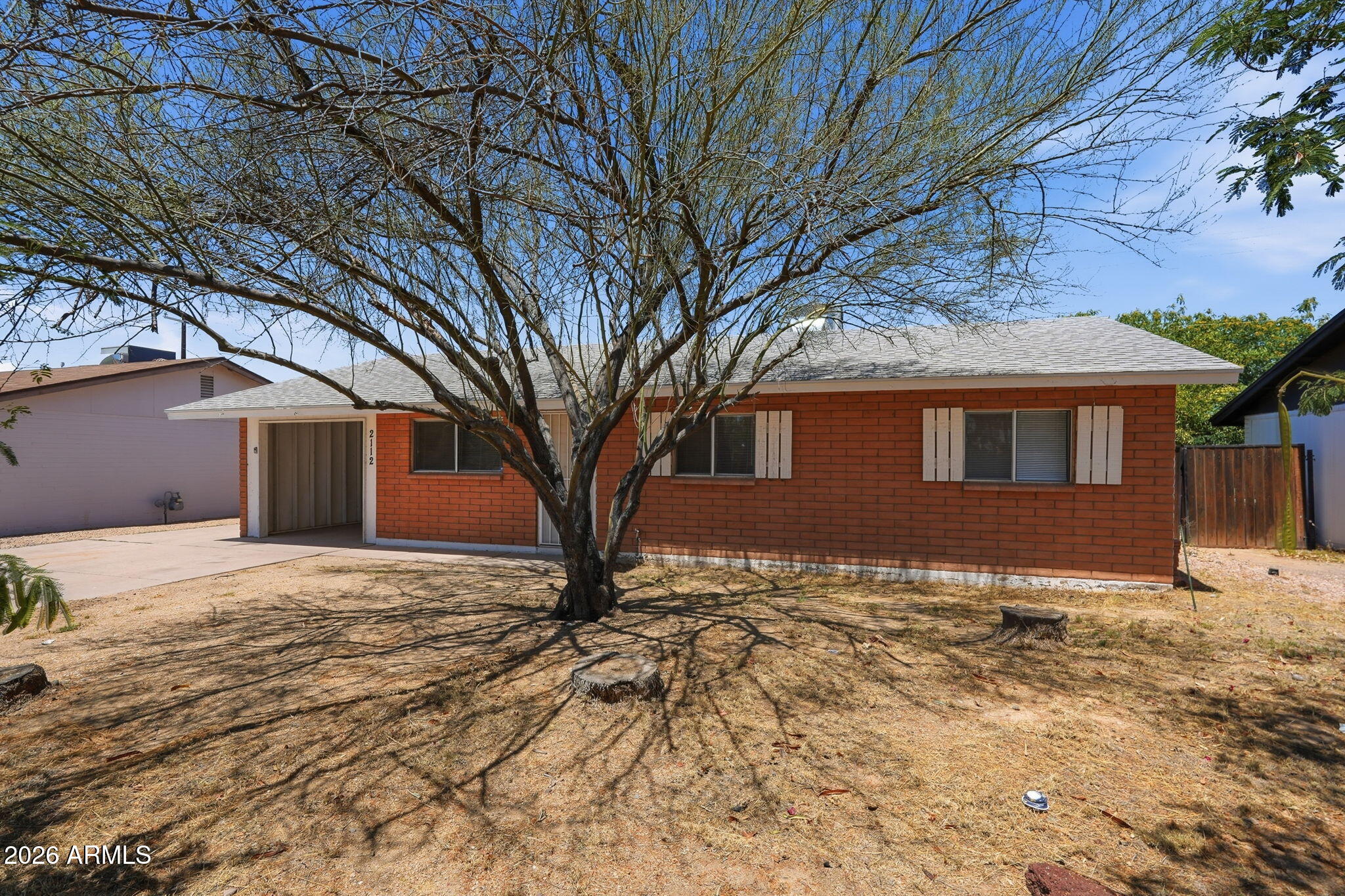 2112 W DAHLIA Drive