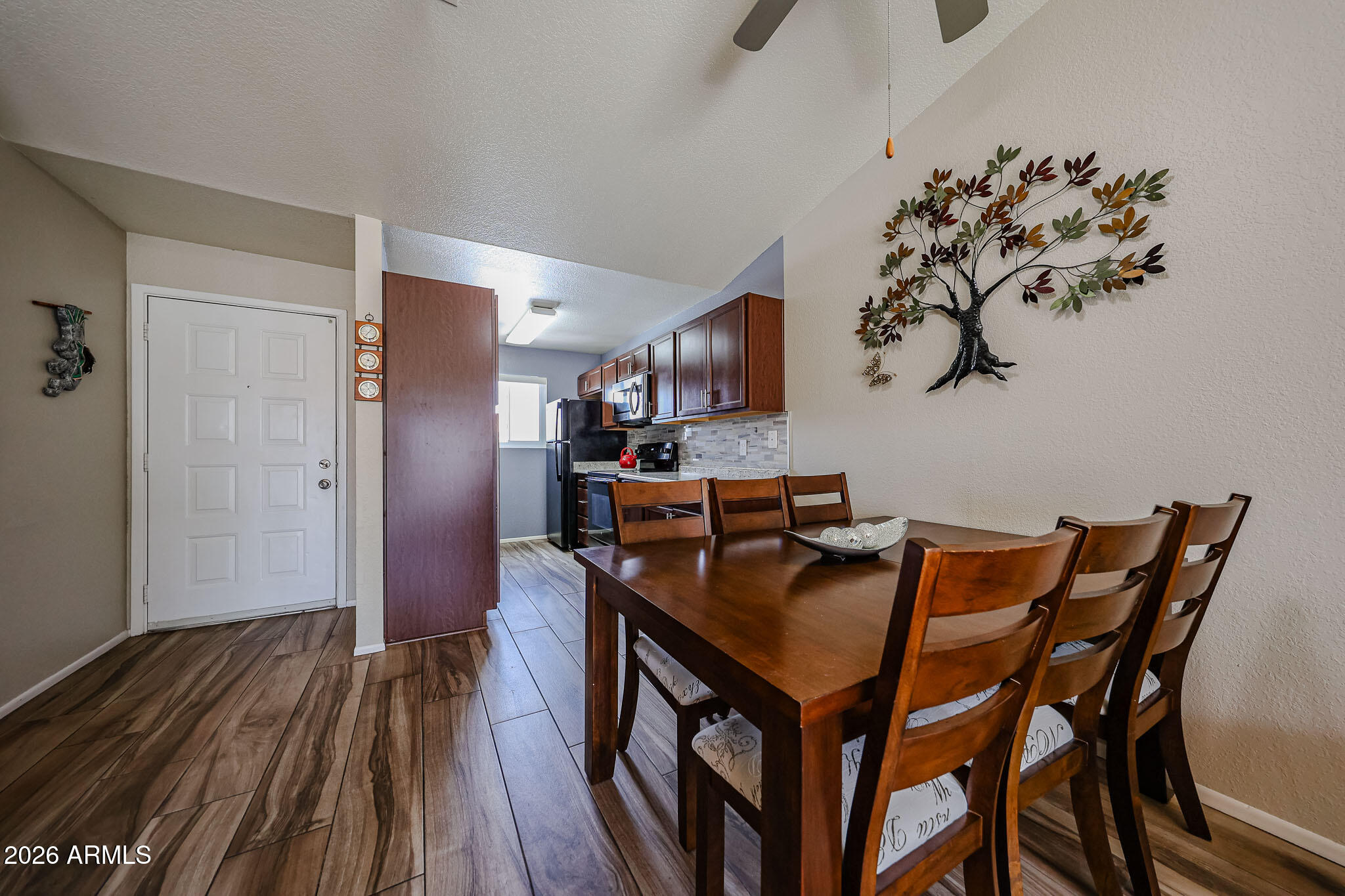 653 W Guadalupe Road 2116