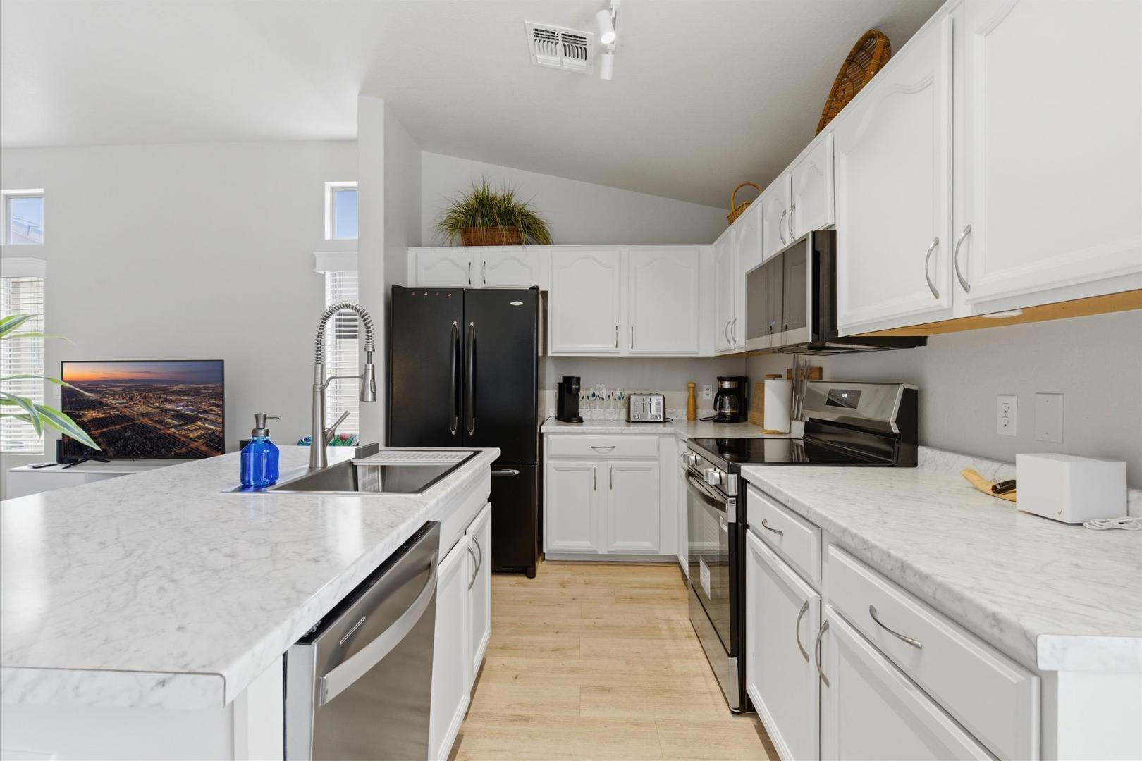 2250 E Deer Valley Road 106