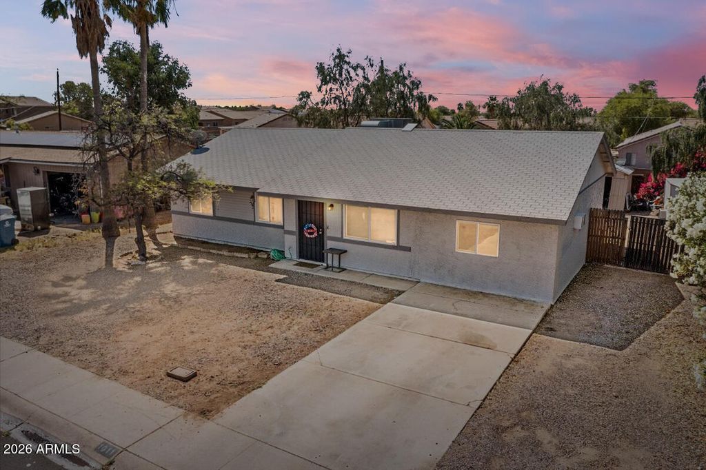 Photo of 1011 W 5th Avenue, Apache Junction, AZ 85120 (MLS # 7007581)