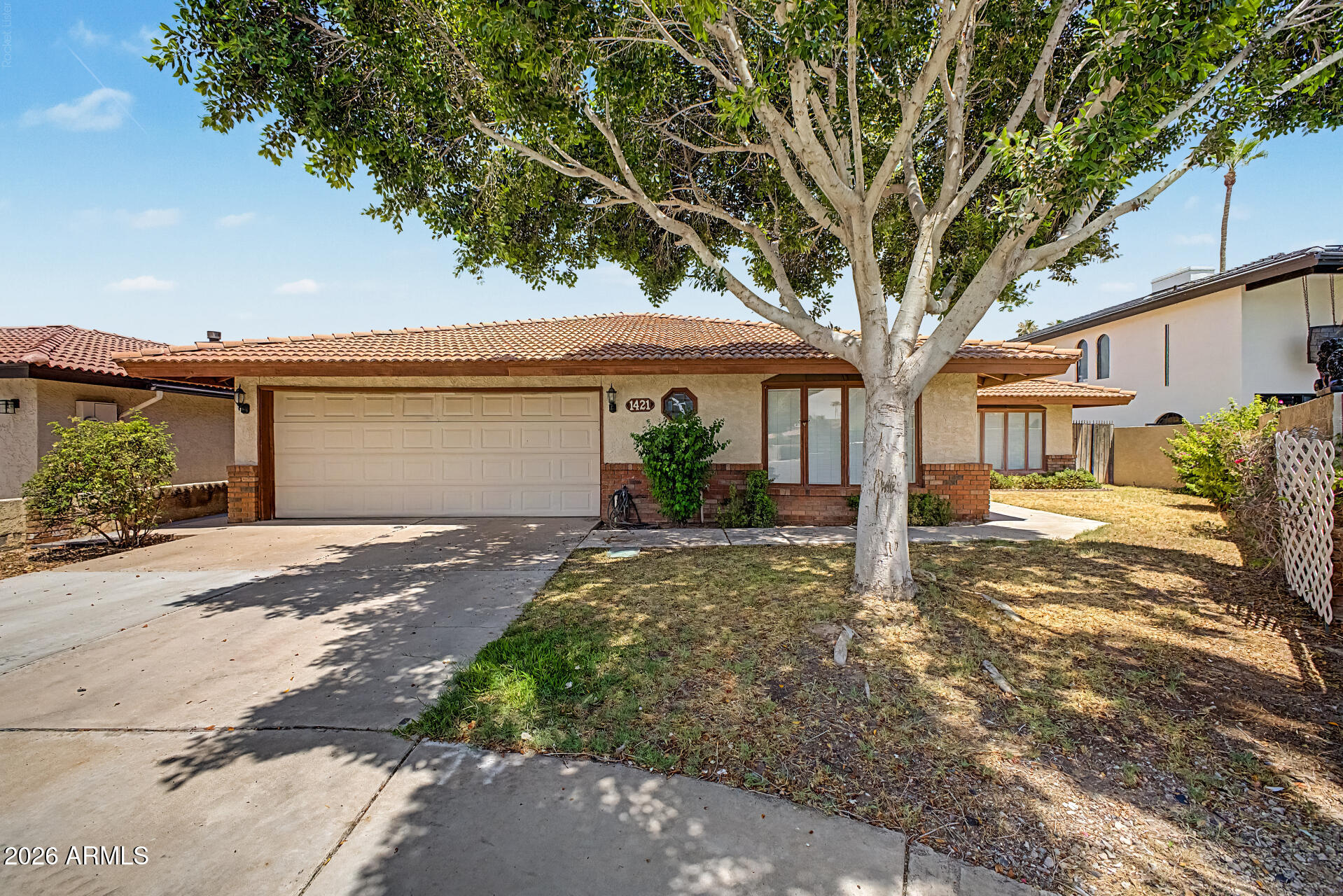 1421 E WHALERS Way