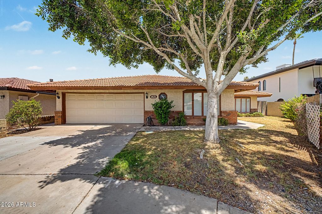 Photo of 1421 E Whalers Way, Tempe, AZ 85283 (MLS # 7041018)