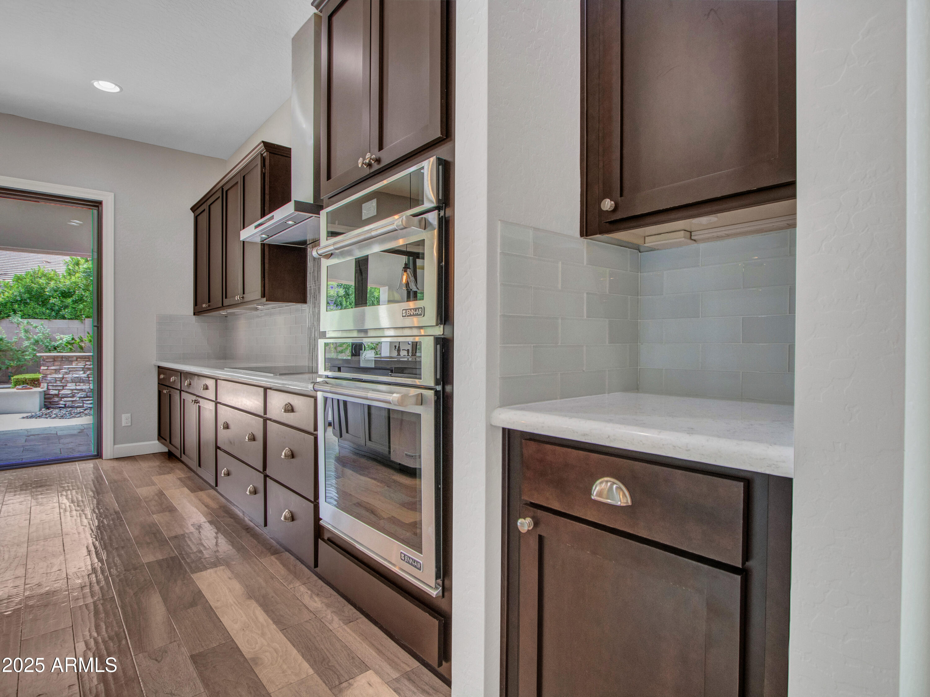 3809 E LYNX Place