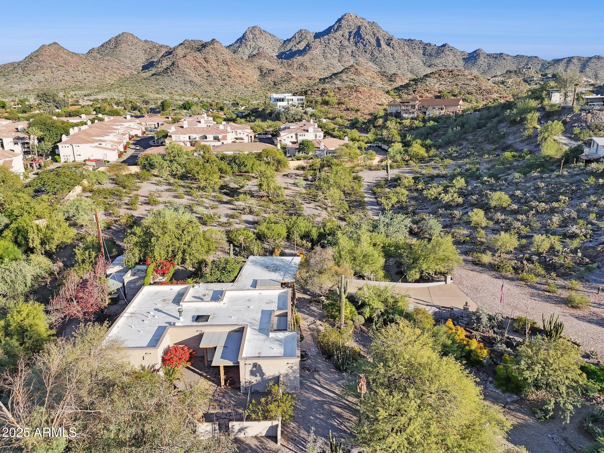 1720 E PLEASANT Drive