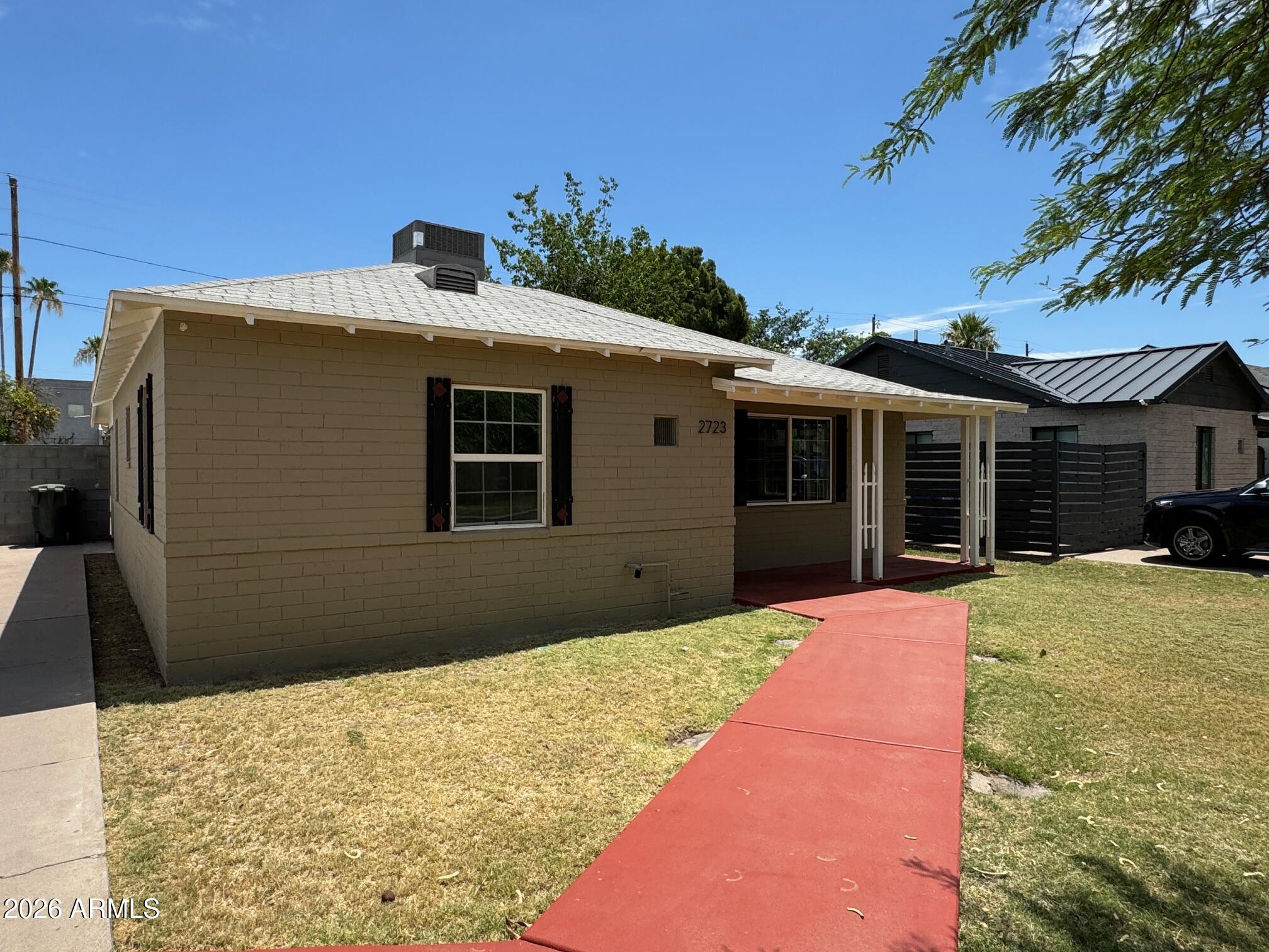 2723 N GREENFIELD Road