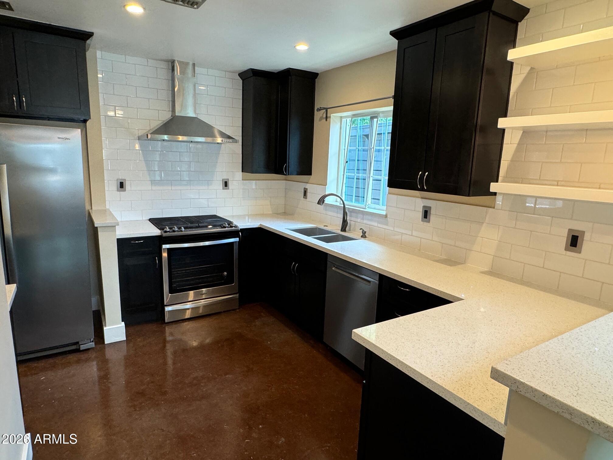 2723 N GREENFIELD Road