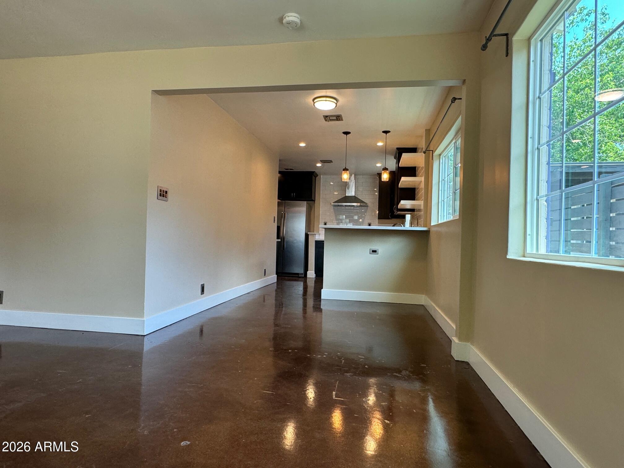 2723 N GREENFIELD Road