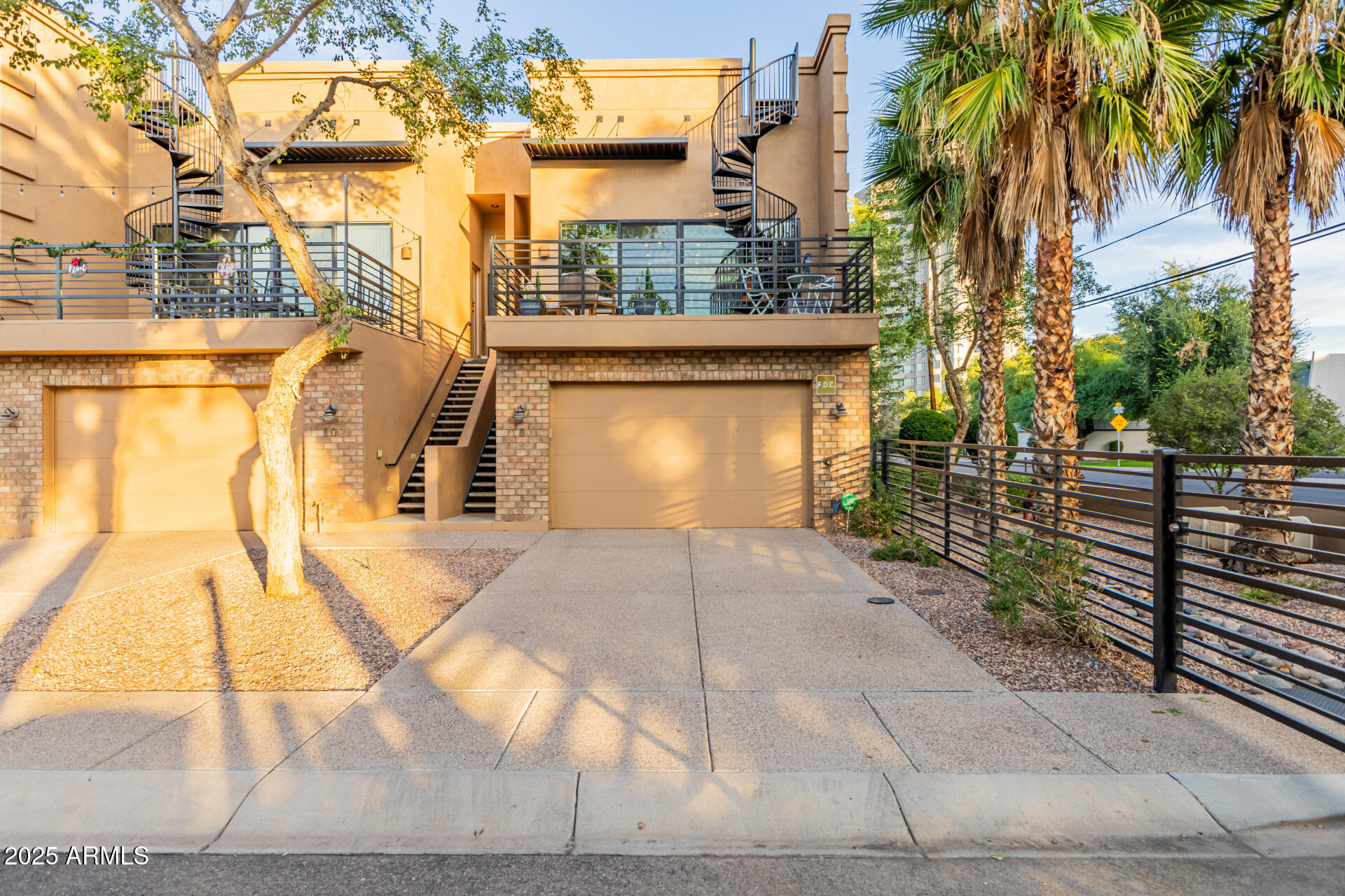 920 E MITCHELL Drive 101