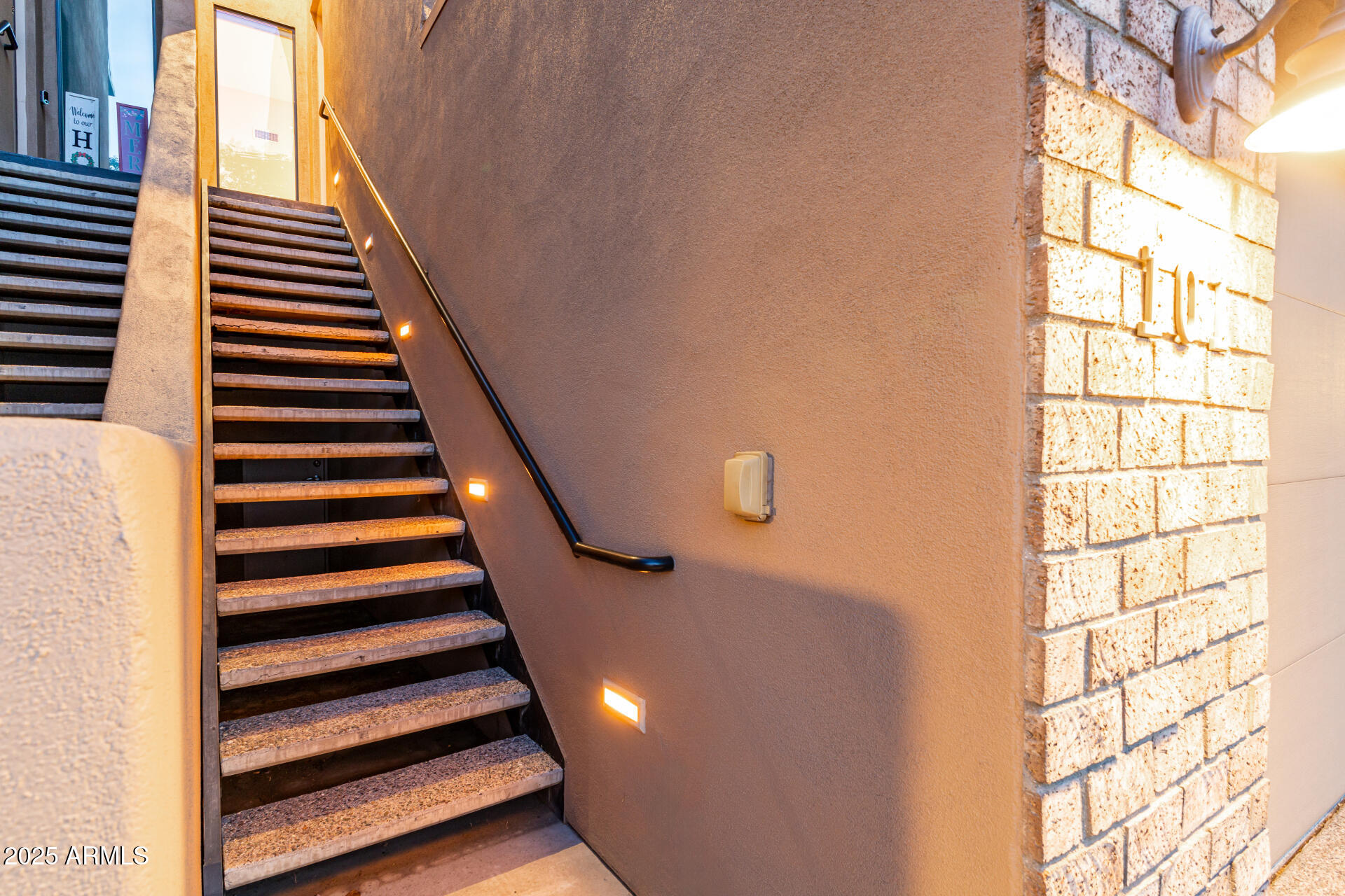 920 E MITCHELL Drive 101