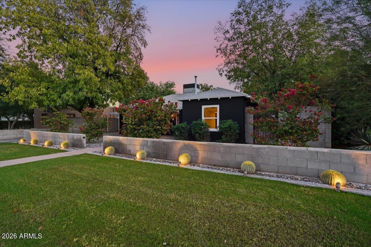 61 W EDGEMONT Avenue