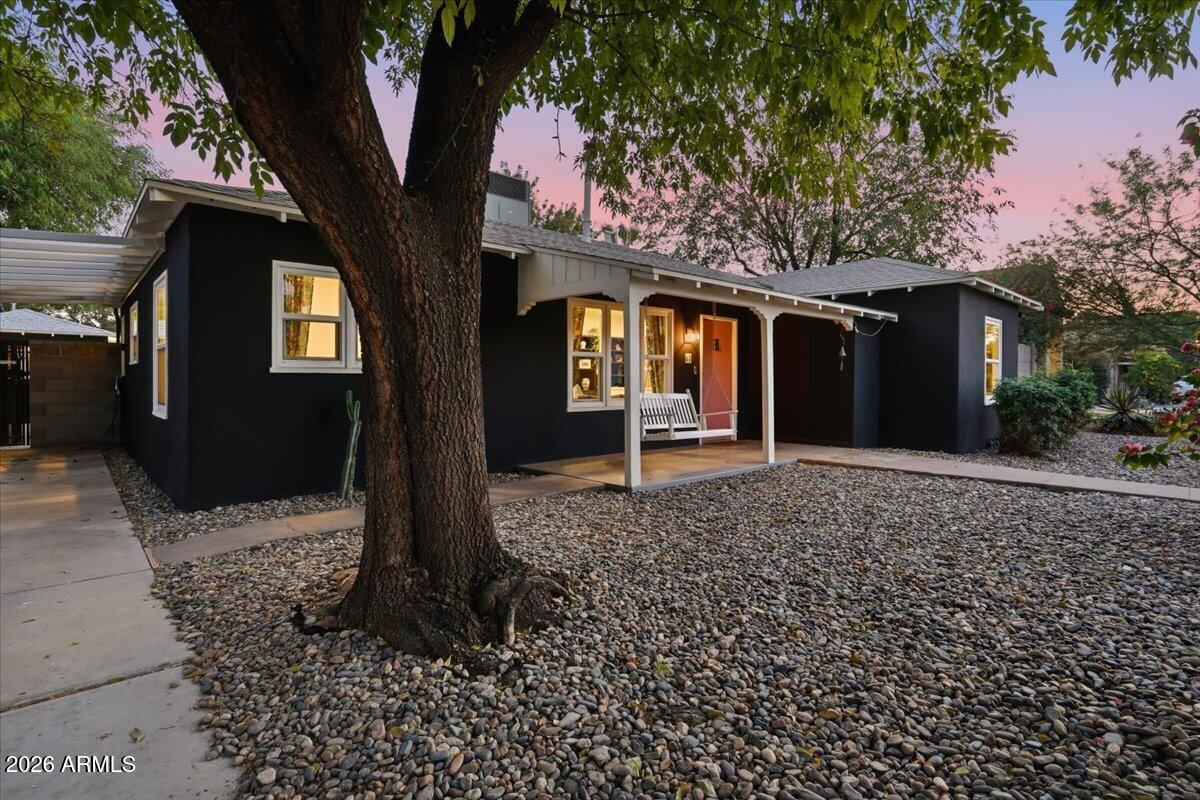 61 W EDGEMONT Avenue
