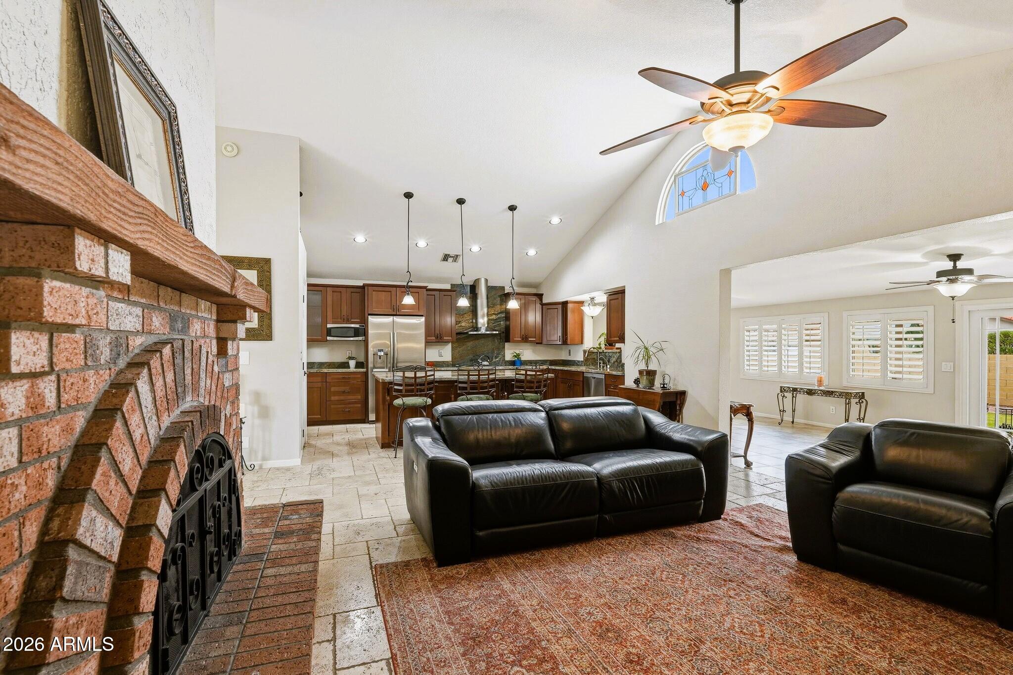 694 E WASHINGTON Avenue