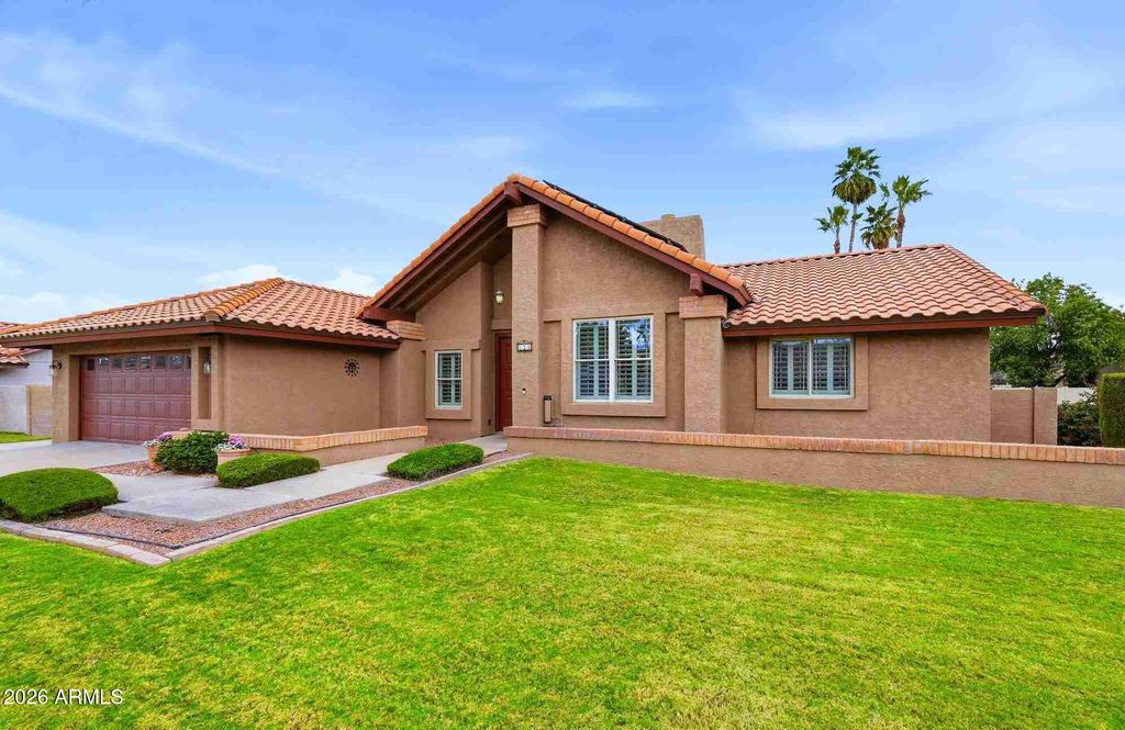 Photo of 694 E Washington Avenue, Gilbert, AZ 85234 (MLS # 6987081)