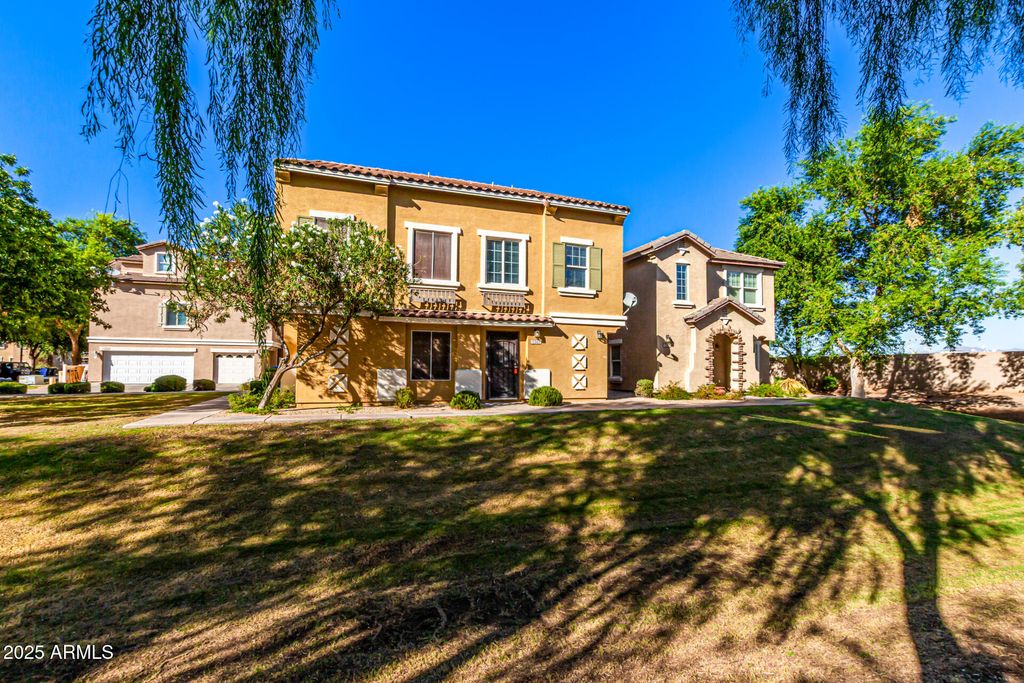 Photo of 1345 S Owl Drive, Gilbert, AZ 85296 (MLS # 6931149)
