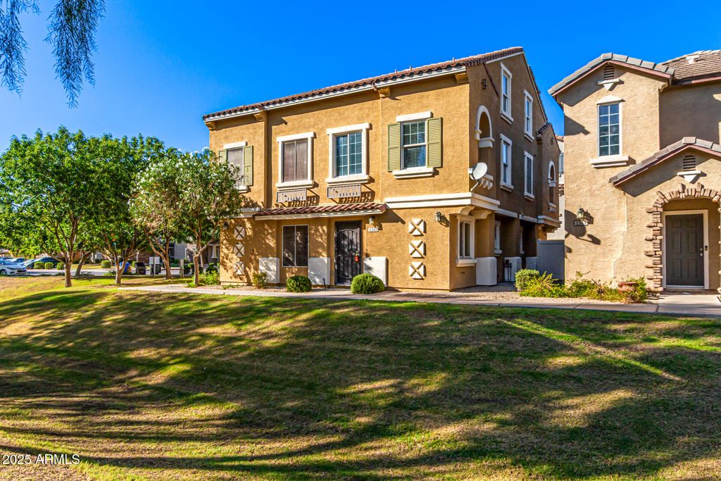 Photo of 1345 S Owl Drive, Gilbert, AZ 85296 (MLS # 6931149)