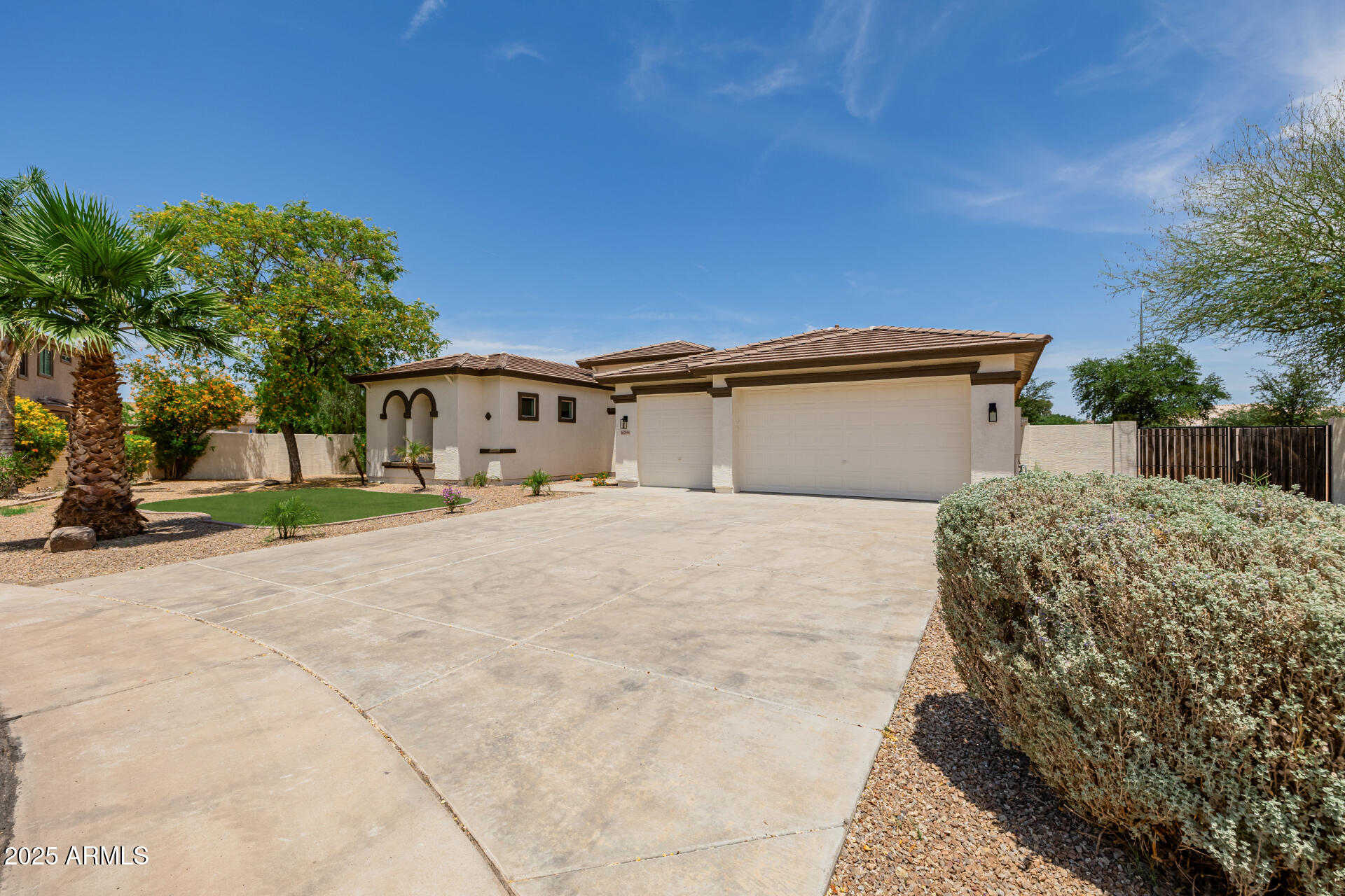 2994 E MAHOGANY Place
