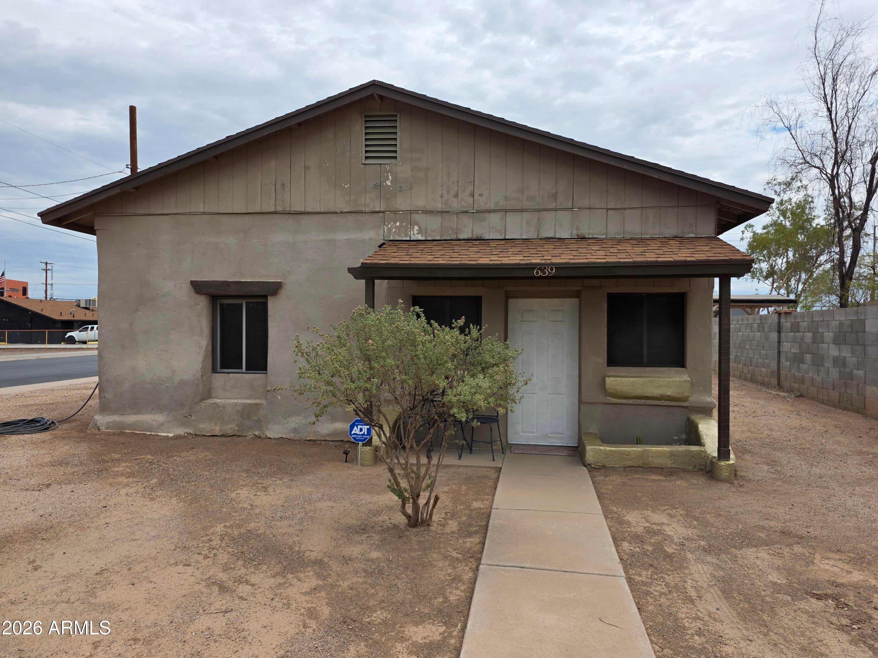 639 N PHOENIX Street
