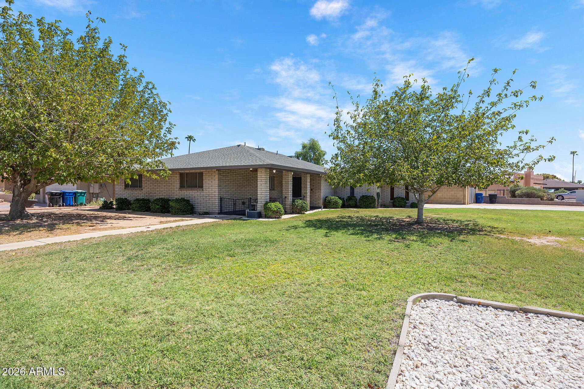 1709 N GENTRY Circle
