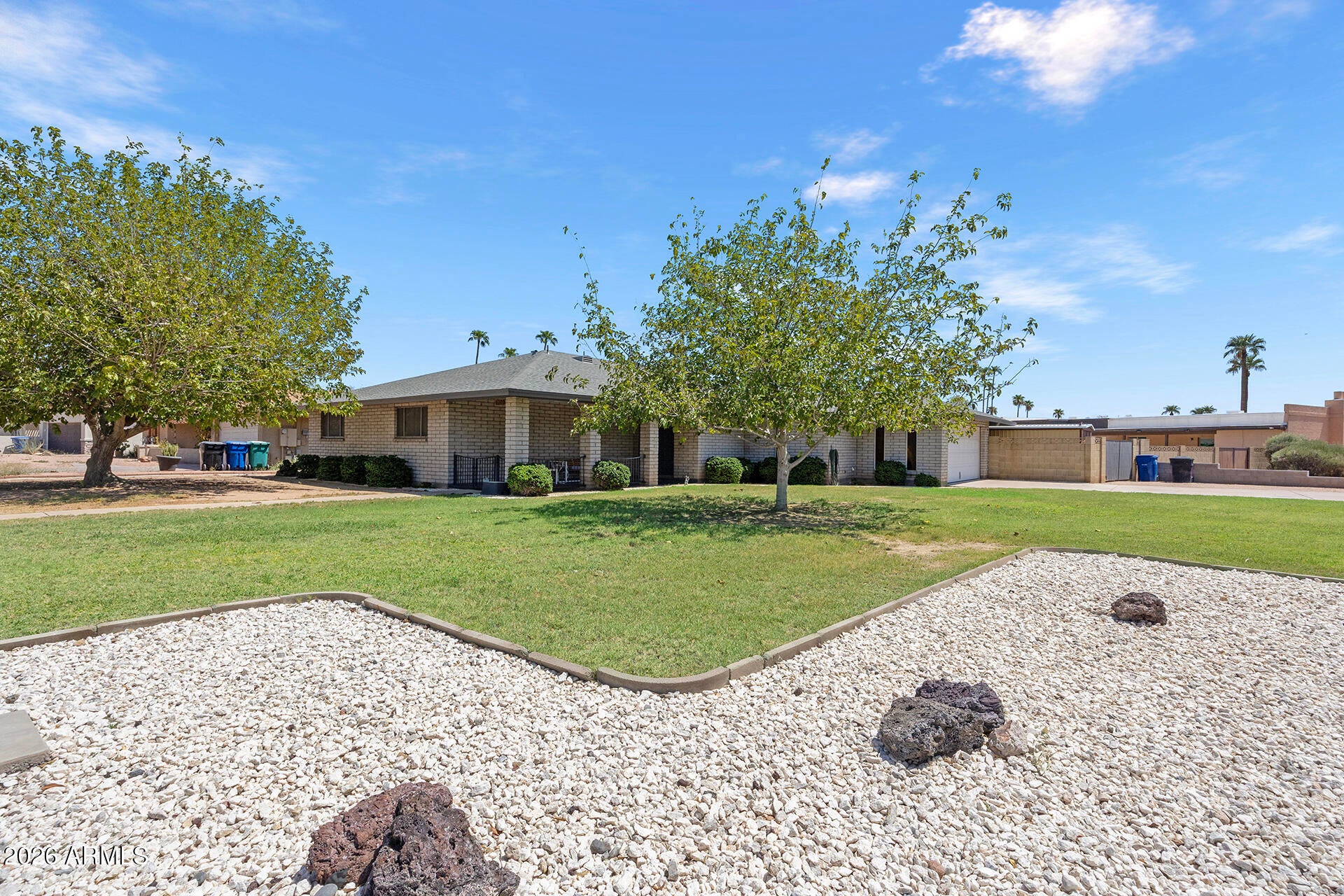 1709 N GENTRY Circle