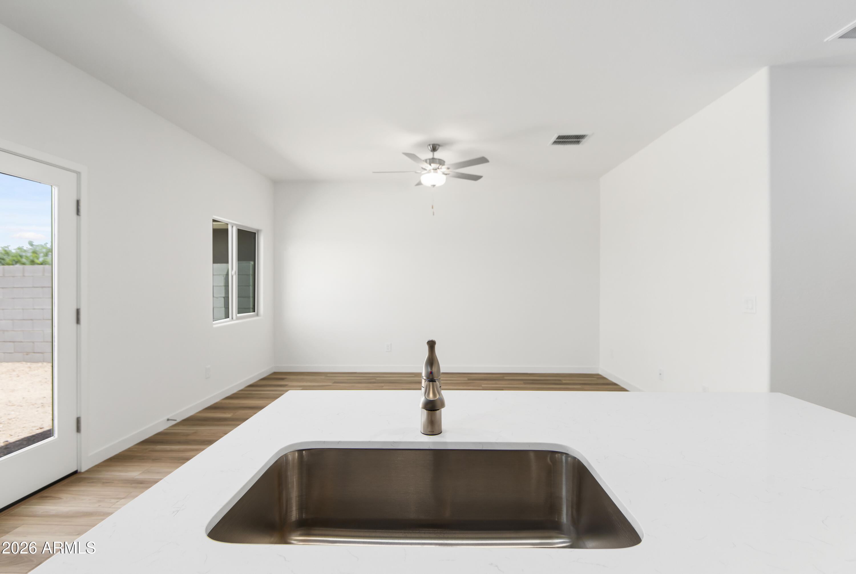 1082 W FELIZ Street