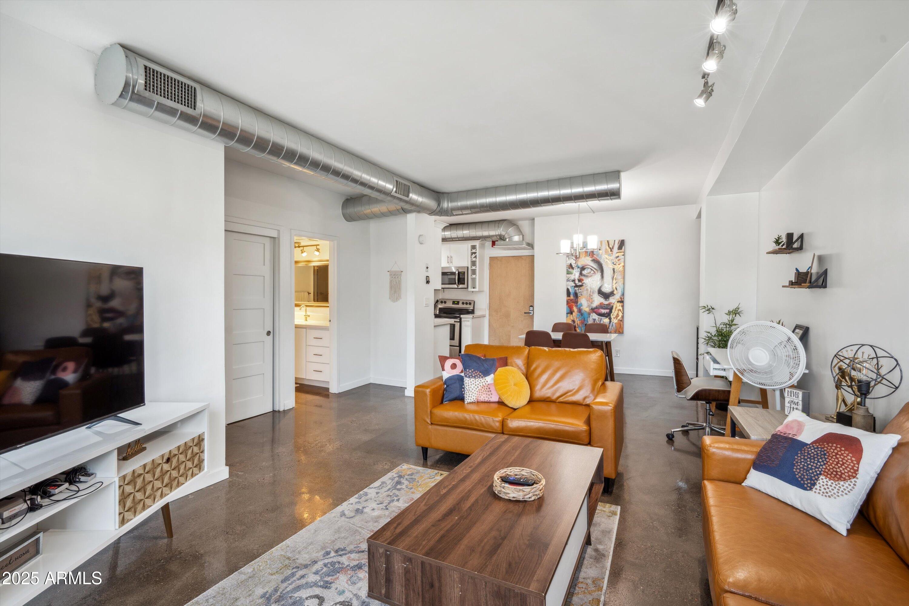 805 N 4TH Avenue 208