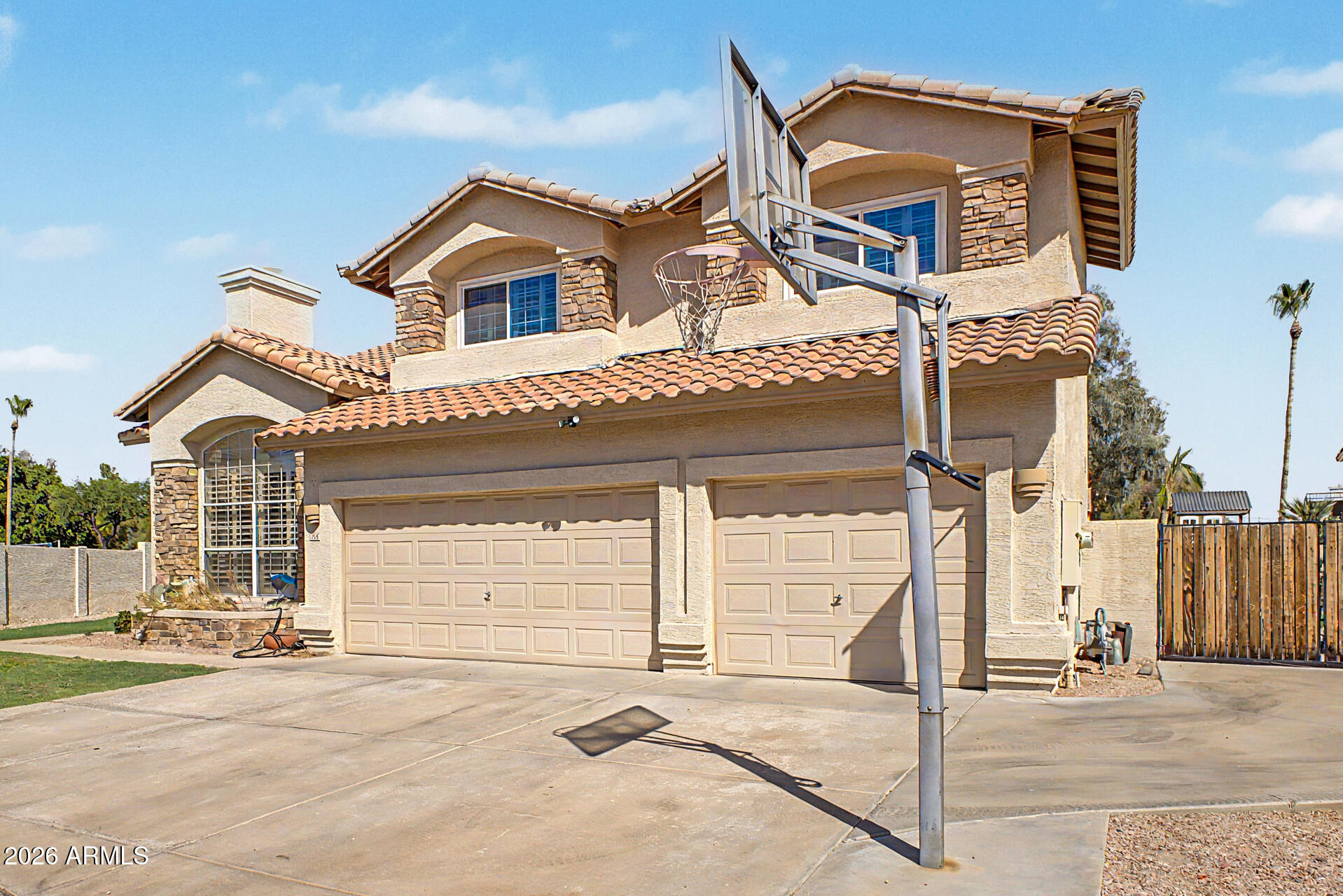 7815 W KERRY Lane