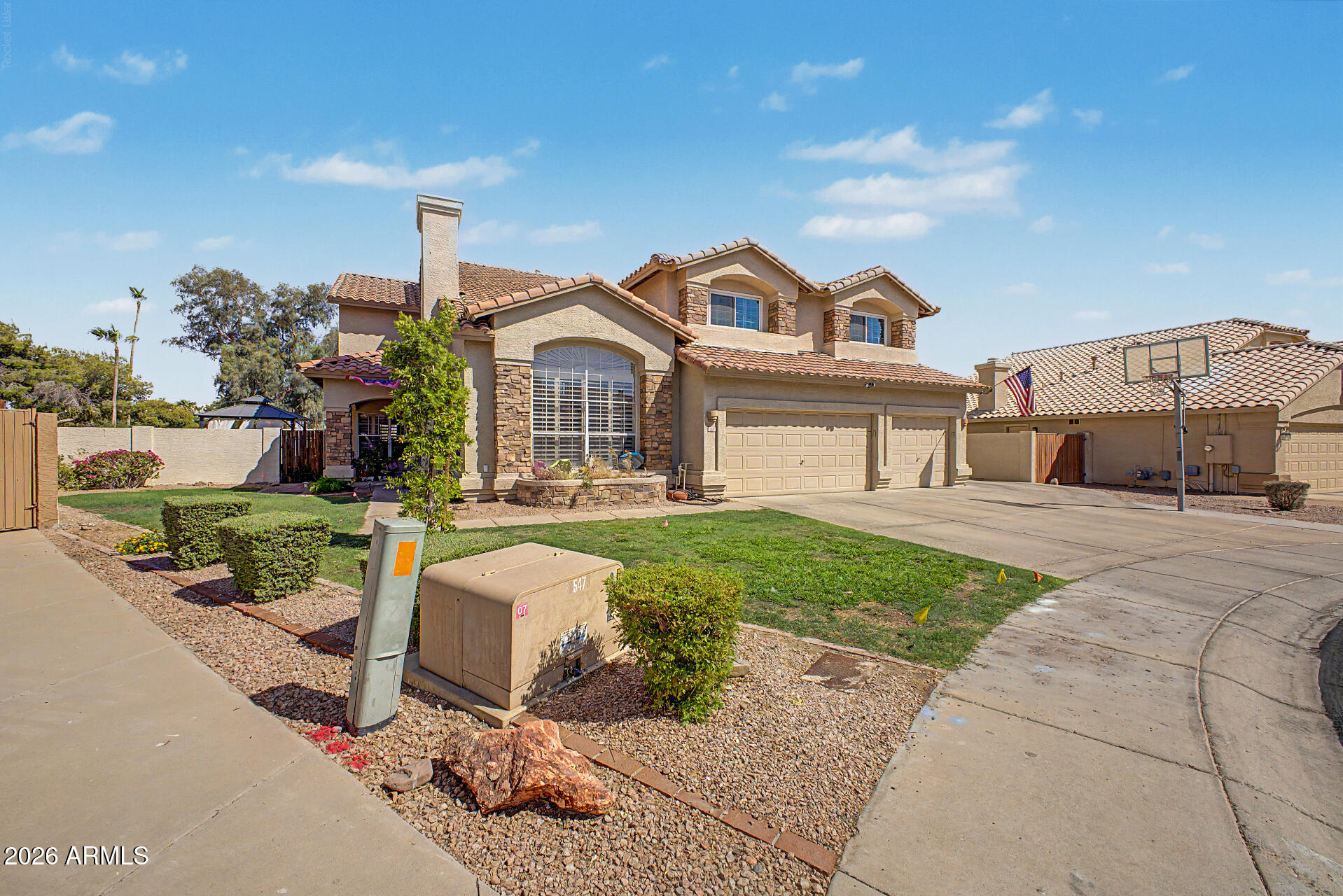 7815 W KERRY Lane