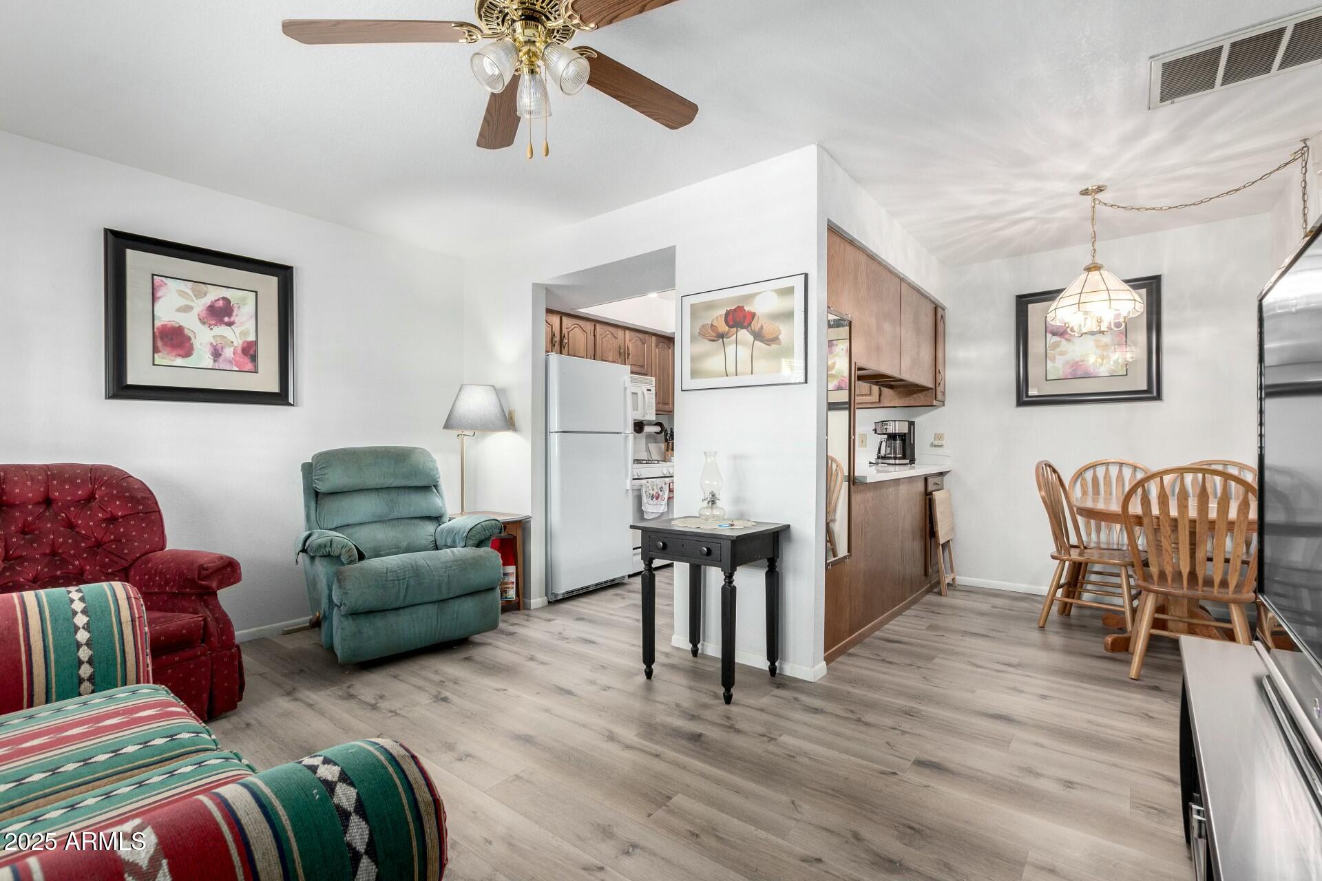 849 E LANCASTER Circle