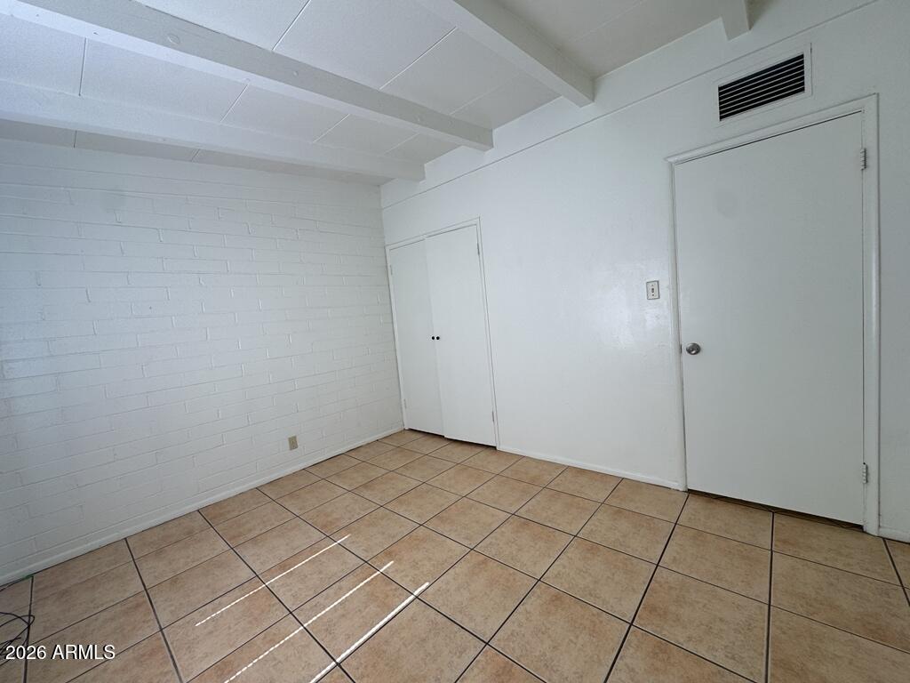 1800 E FRY Boulevard 18