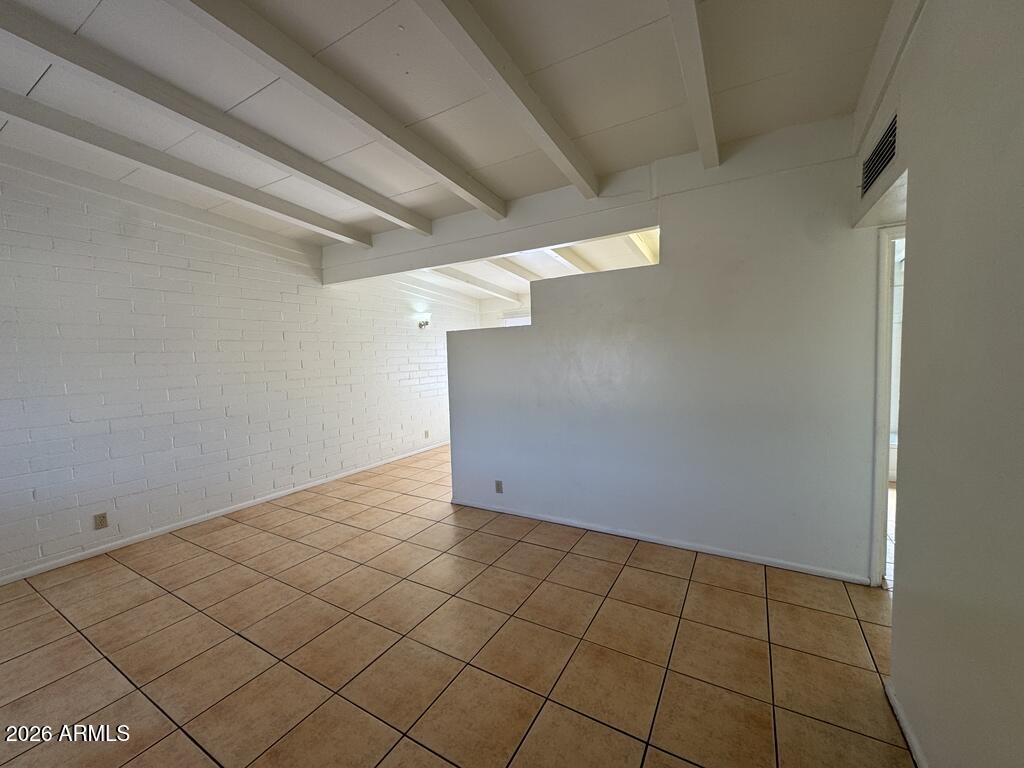 1800 E FRY Boulevard 18