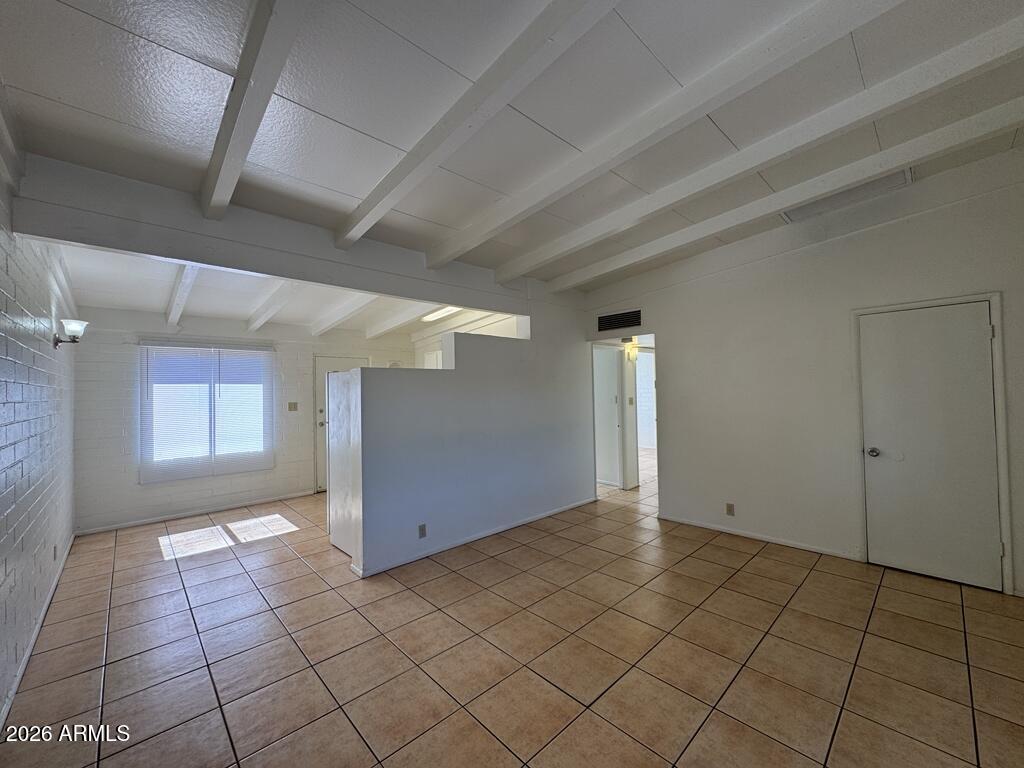 1800 E FRY Boulevard 18