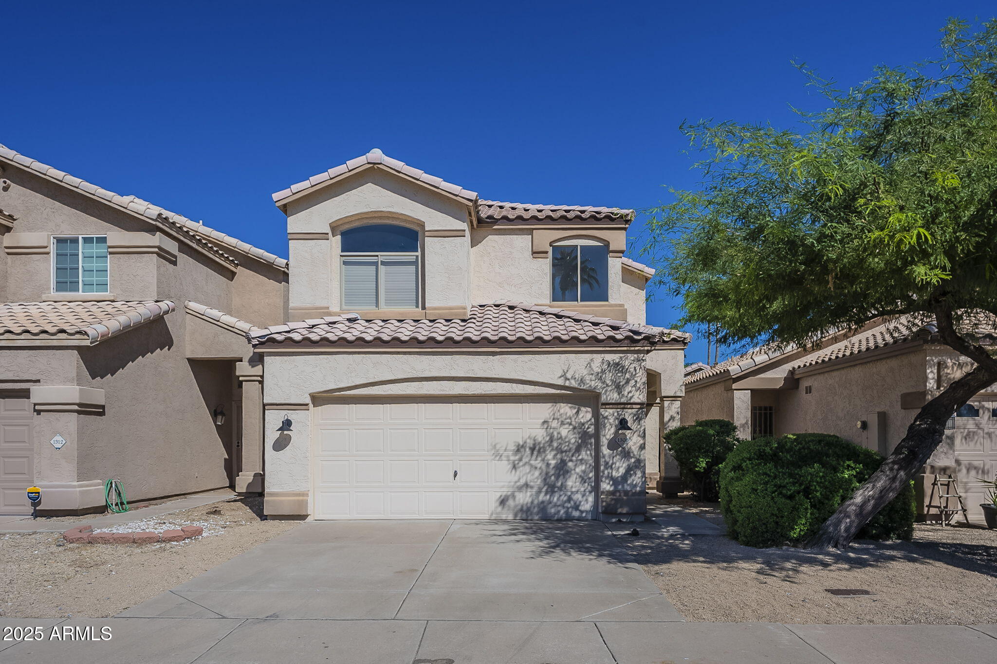 1308 W WAHALLA Lane
