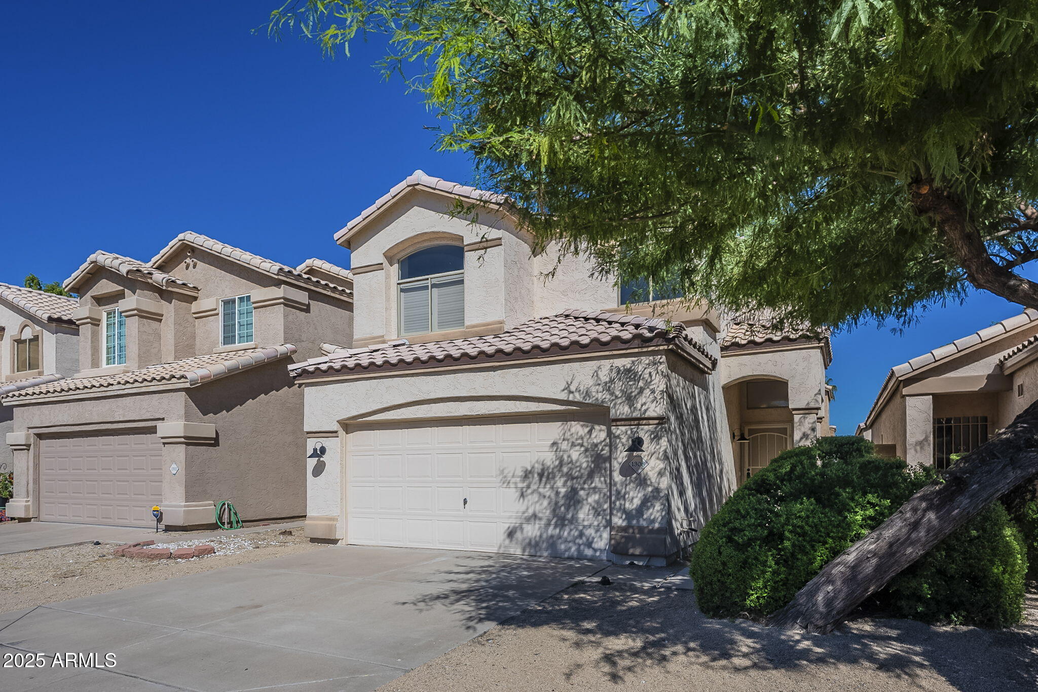 1308 W WAHALLA Lane