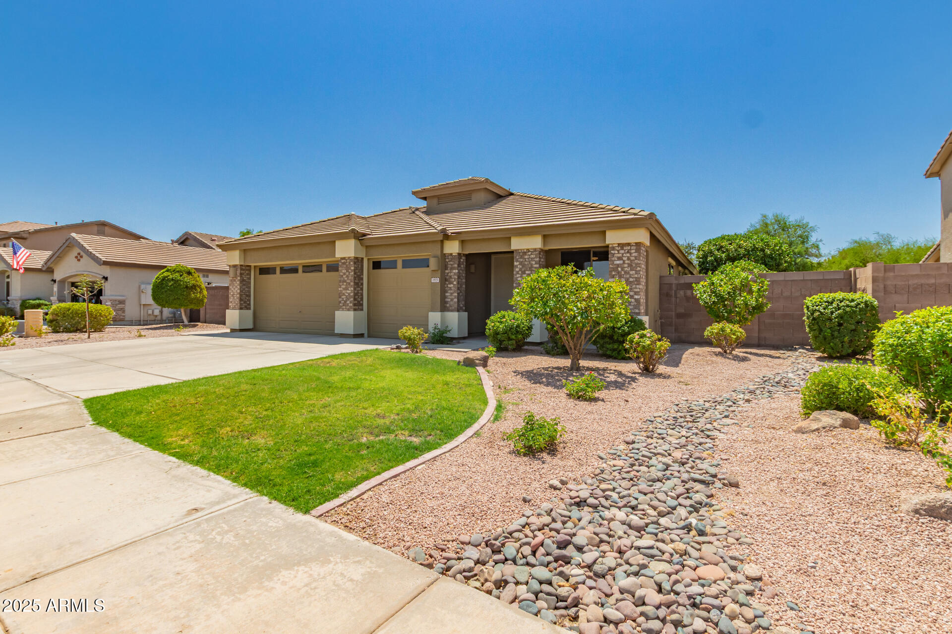 1855 E BARTLETT Place
