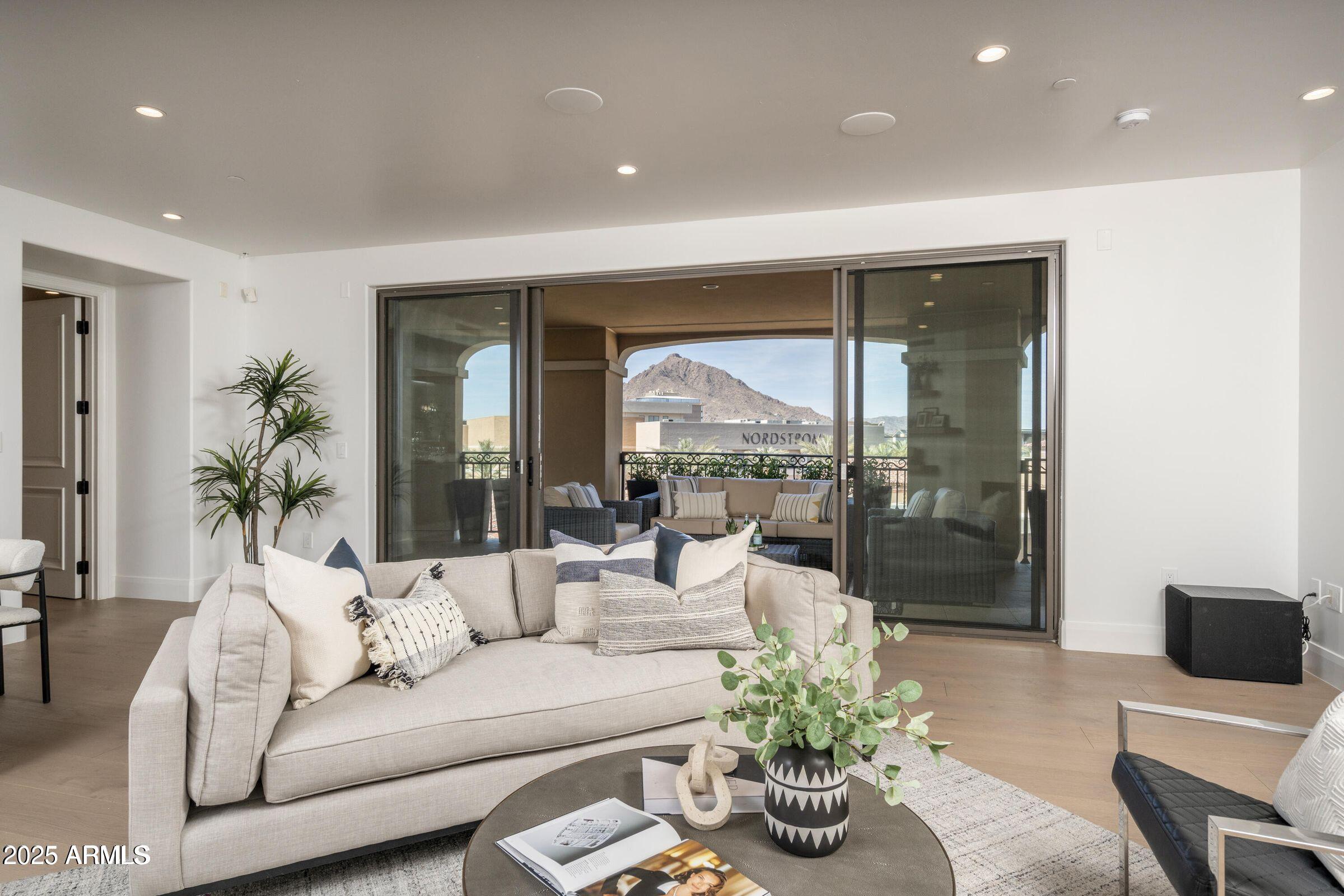 7175 E Camelback Road 601