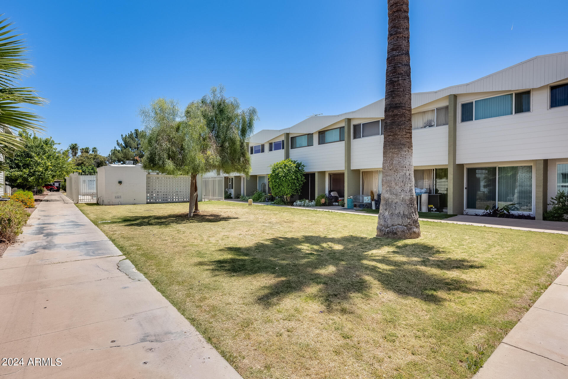 SCOTTSDALE EAST - Residential