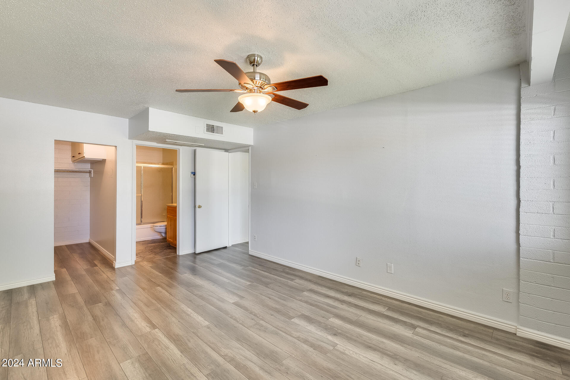 SCOTTSDALE EAST - Residential
