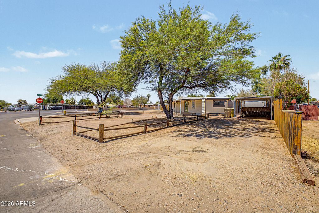 Photo of 15801 N 67th Avenue, Glendale, AZ 85306 (MLS # 7031427)