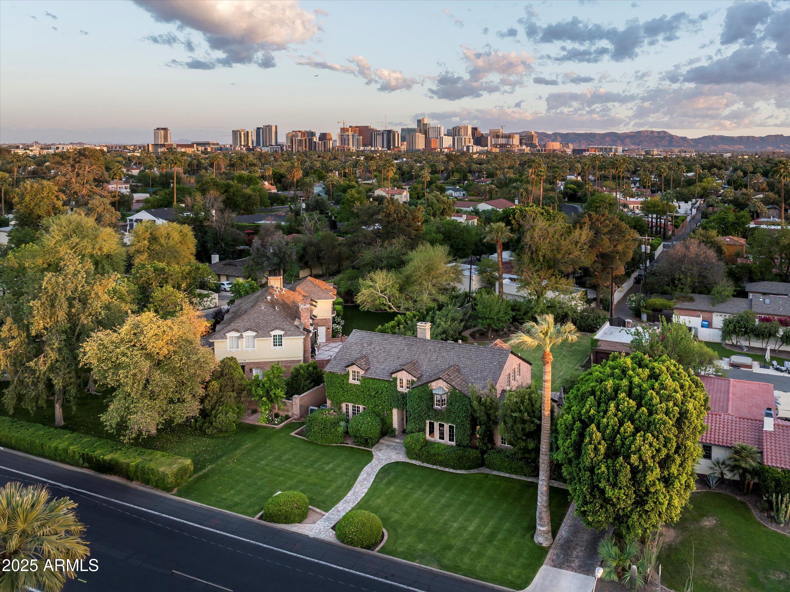 1015 W ENCANTO Boulevard